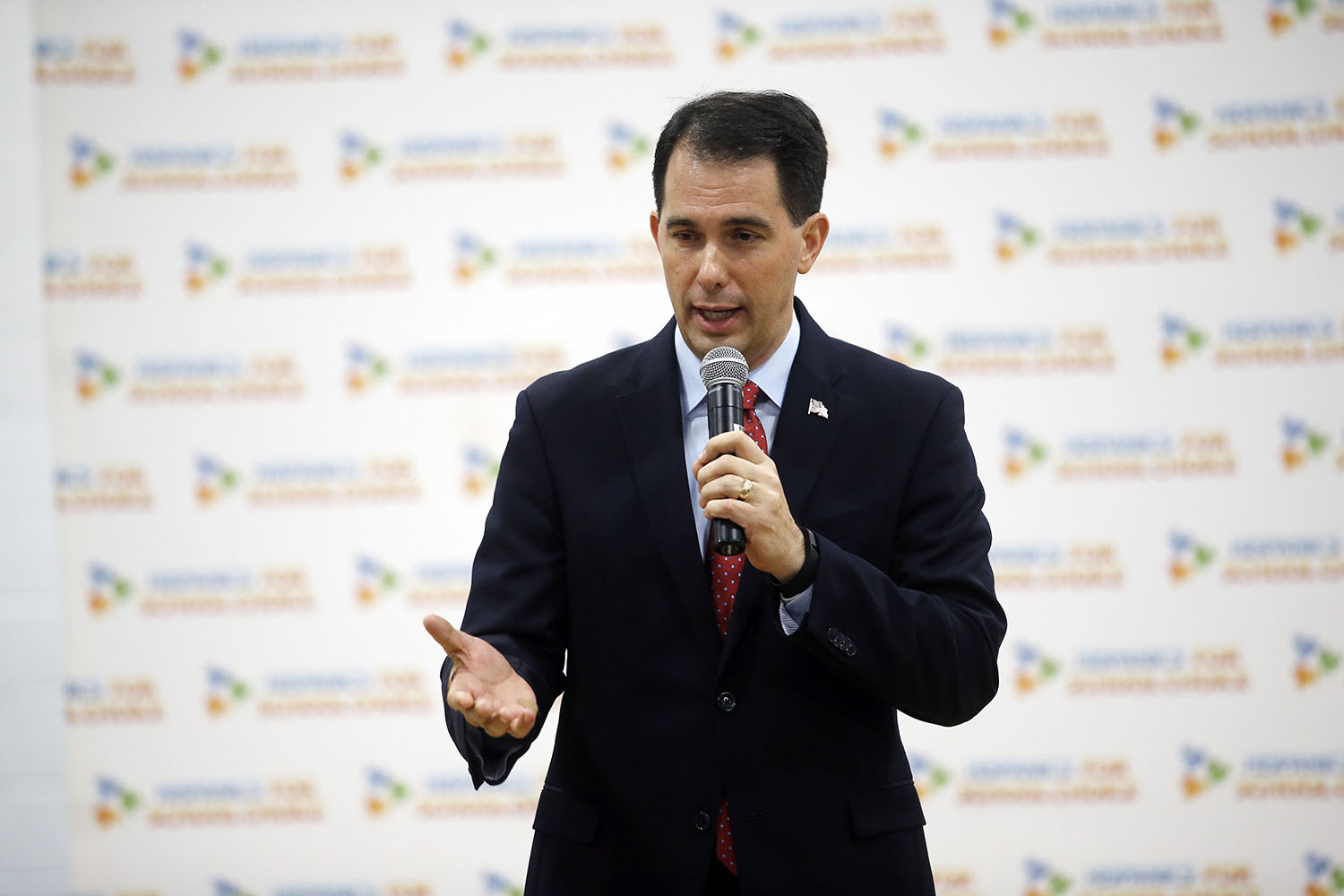 Walker: If there’s an open convention, nominee will be an outsider