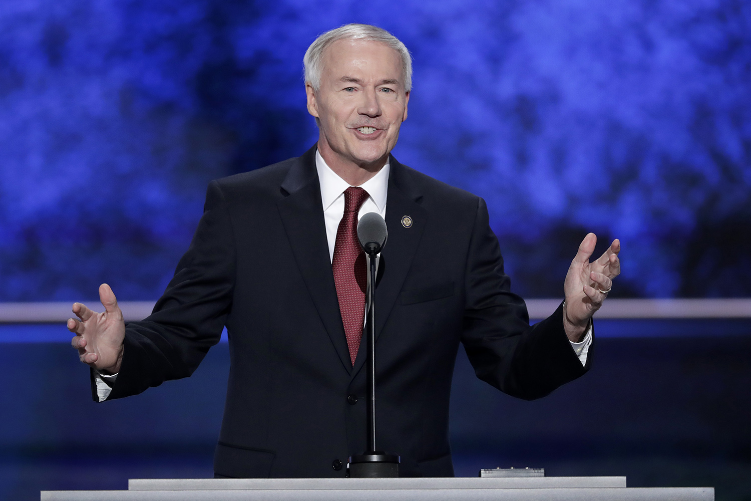 Asa Hutchinson’s sad attempt at a moderate campaign