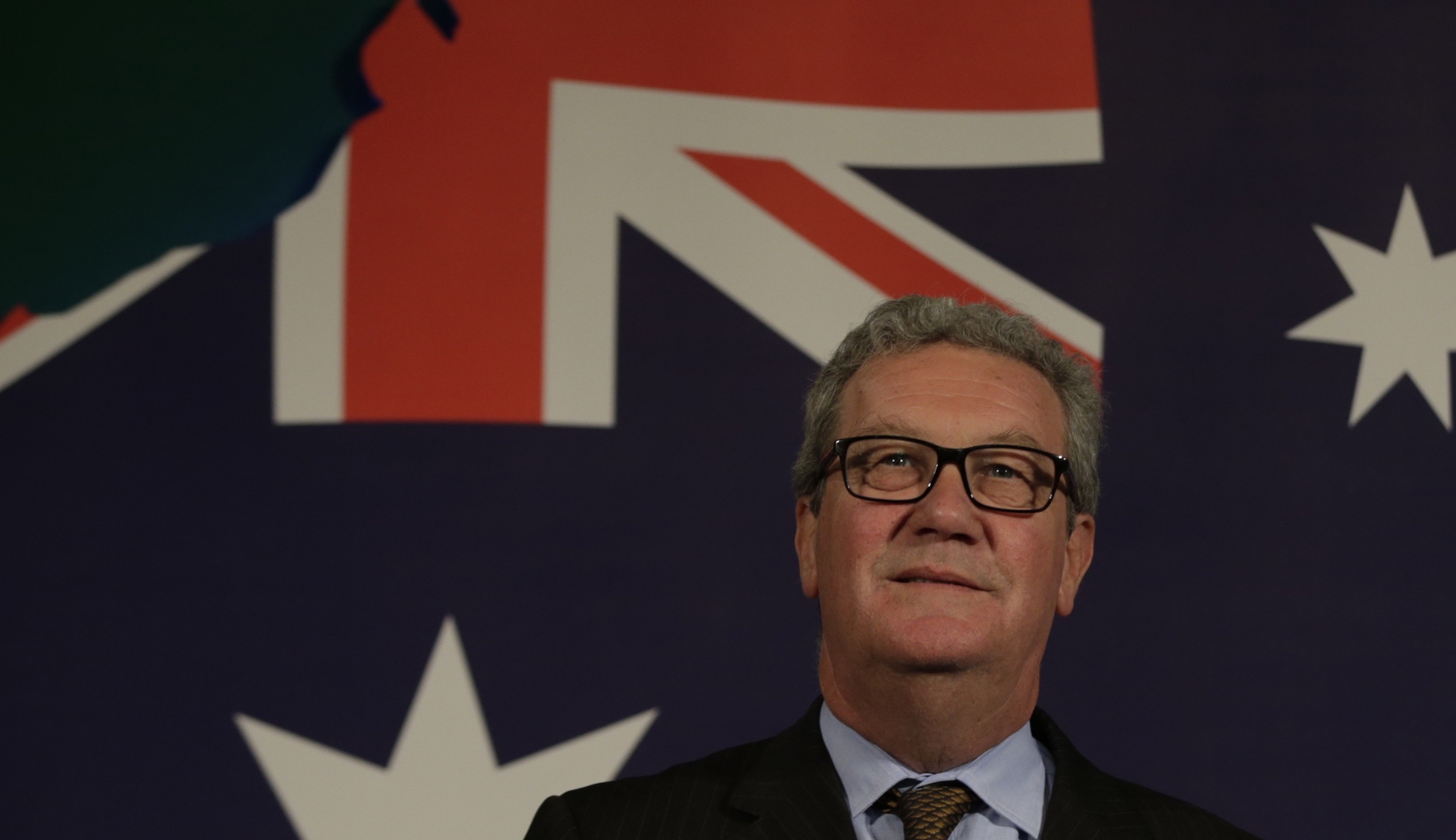 Australian diplomat who gave FBI tip on Trump aide helped arrange large donation to Clinton foundation: Report