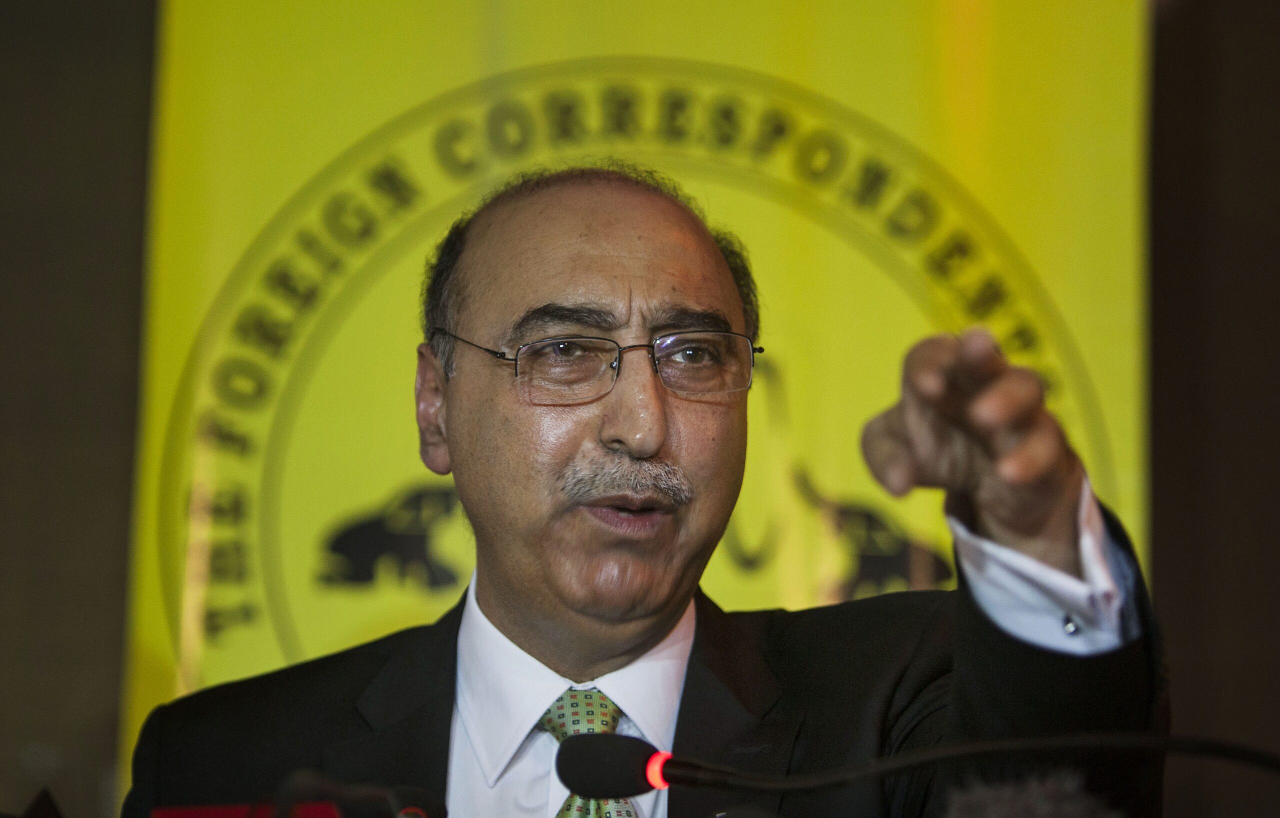 Pakistani envoy defends meeting Kashmiri leaders