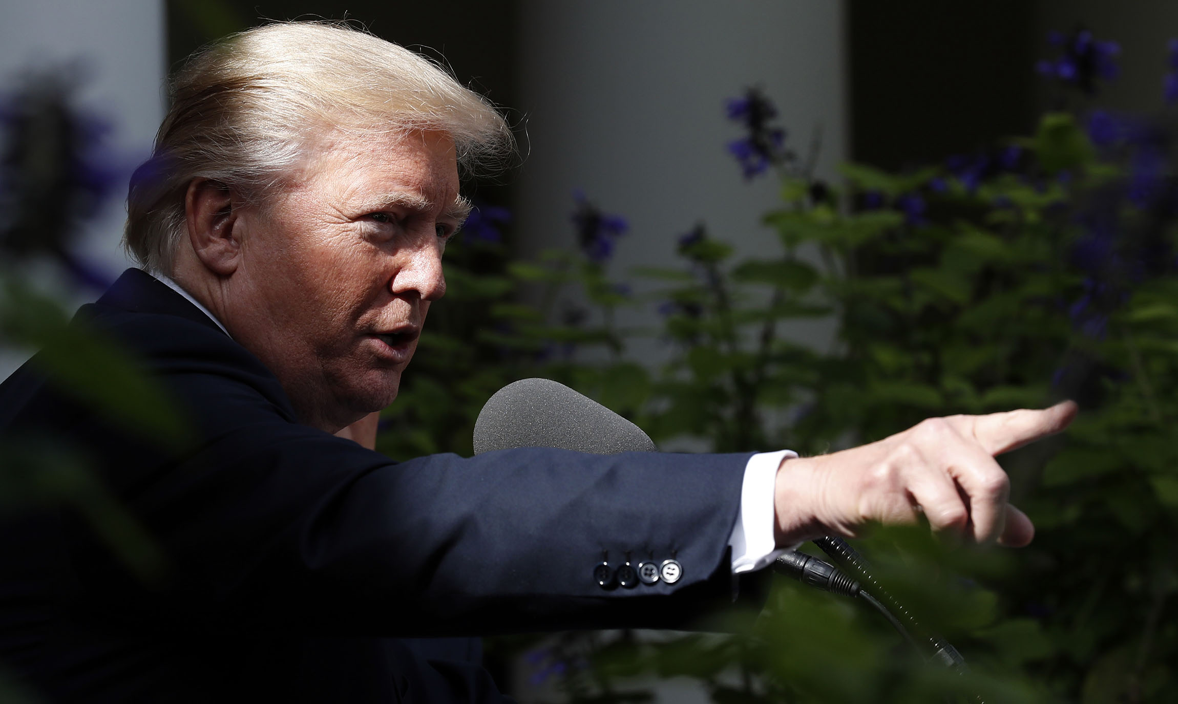 Trump takes feud to the global level: CNN represents US to the world ‘very poorly’