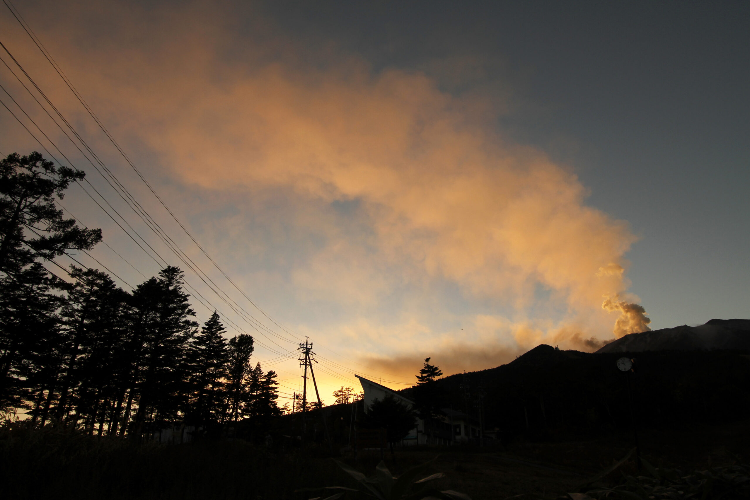 News Guide: A Japanese volcano turns deadly