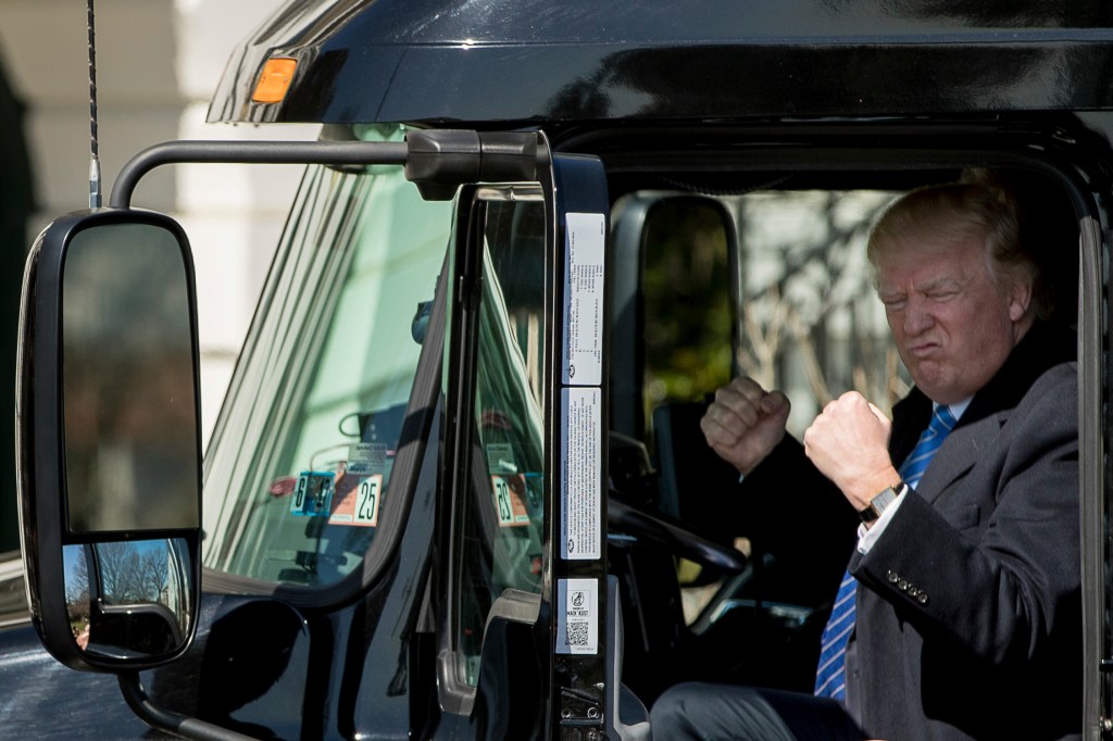 Trump’s weekend schedule? Stay in Washington and lay low