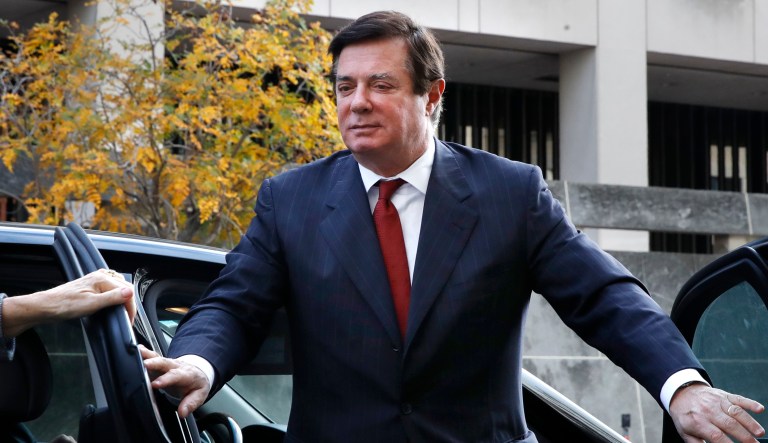 President Donald Trump's former campaign chairman Paul Manafort arrives at the federal courthouse, Monday, Nov. 6, 2017, in Washington. (AP Photo/Jacquelyn Martin)