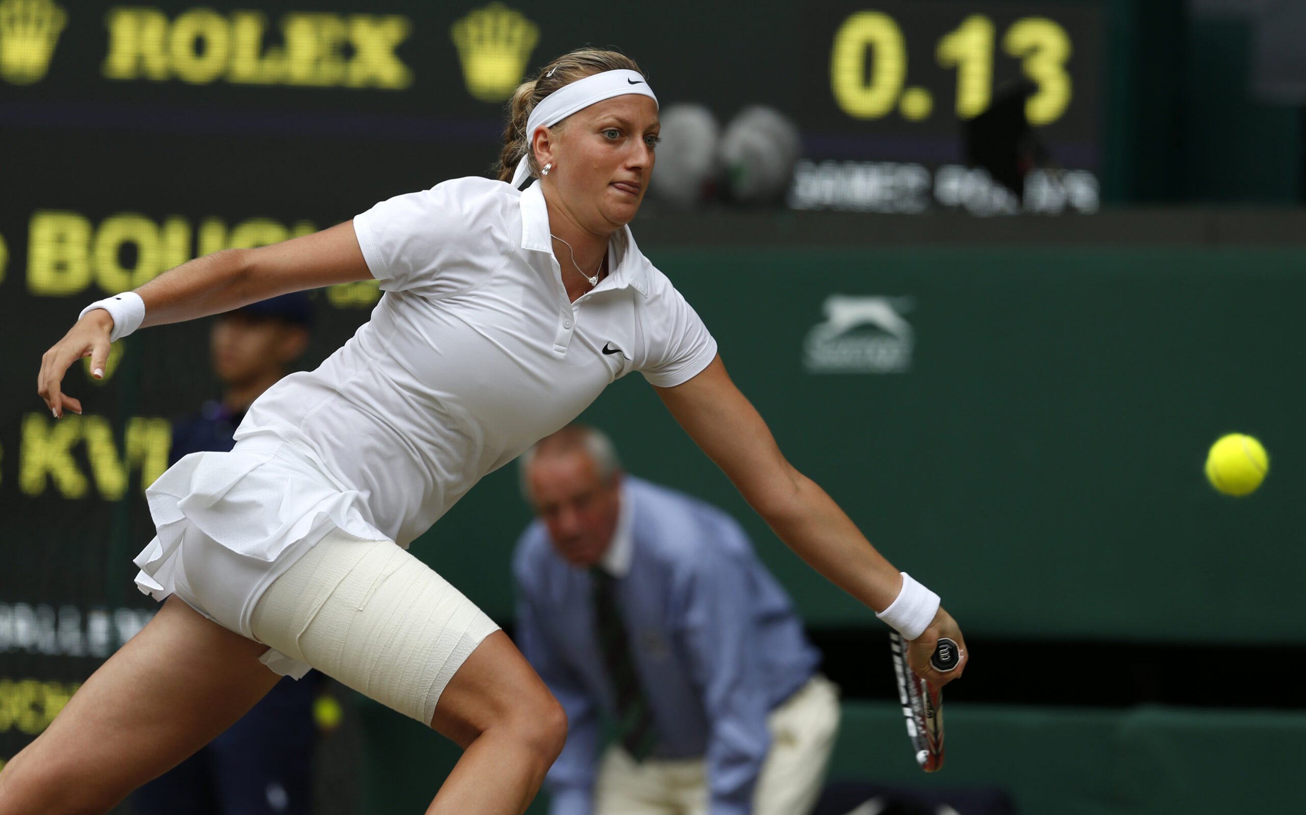 Kvitova wins 1st set 6-3 in final vs Bouchard