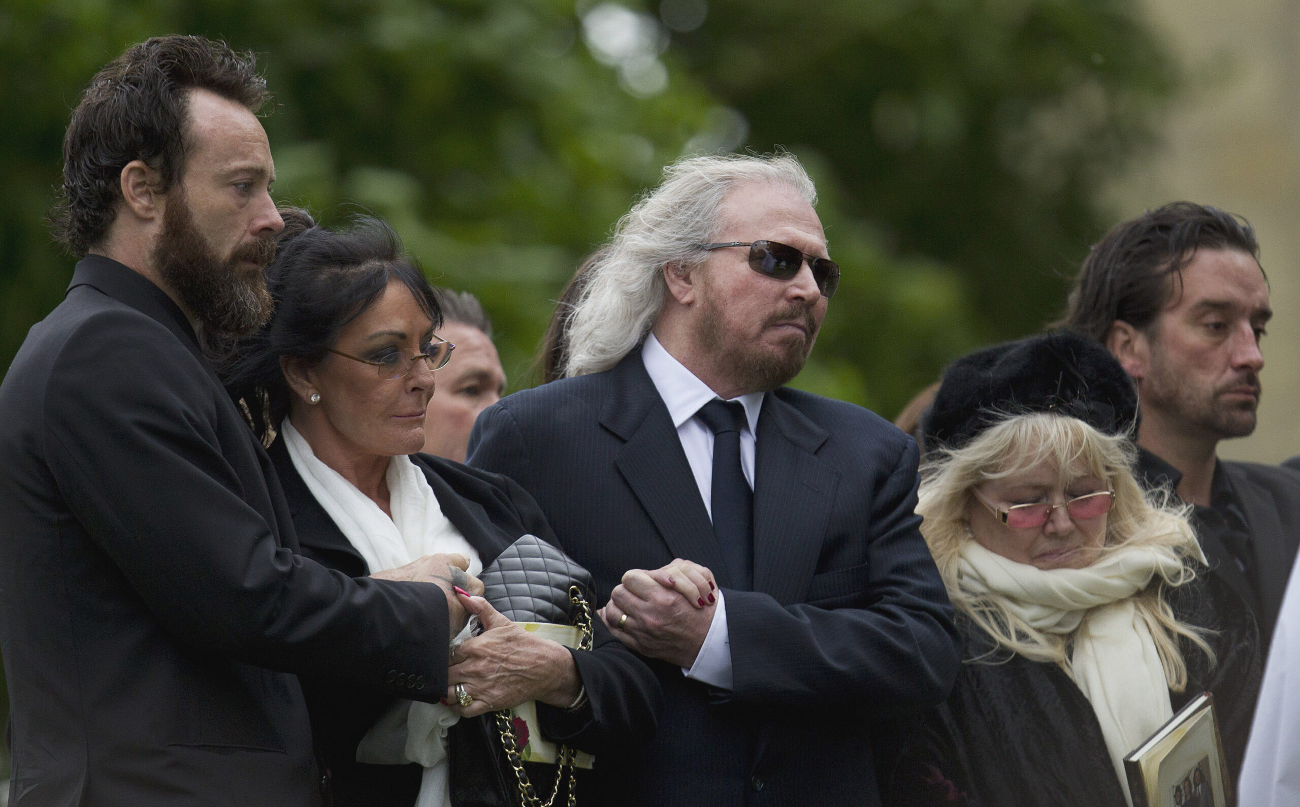 Surviving Bee Gee mourns Robin Gibb’s loss