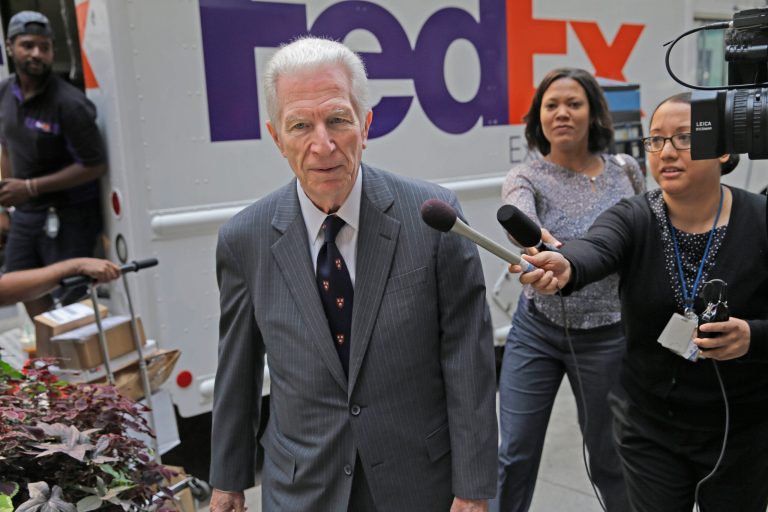 Mediator Daniel Pollack arrives for a meeting in New York, Tuesday, July 29, 2014. Argentina's government says it will make another effort to make a deal with U.S. creditors ahead of a looming deadline that risks sending the country into its second default in 13 years. (AP Photo/Seth Wenig)