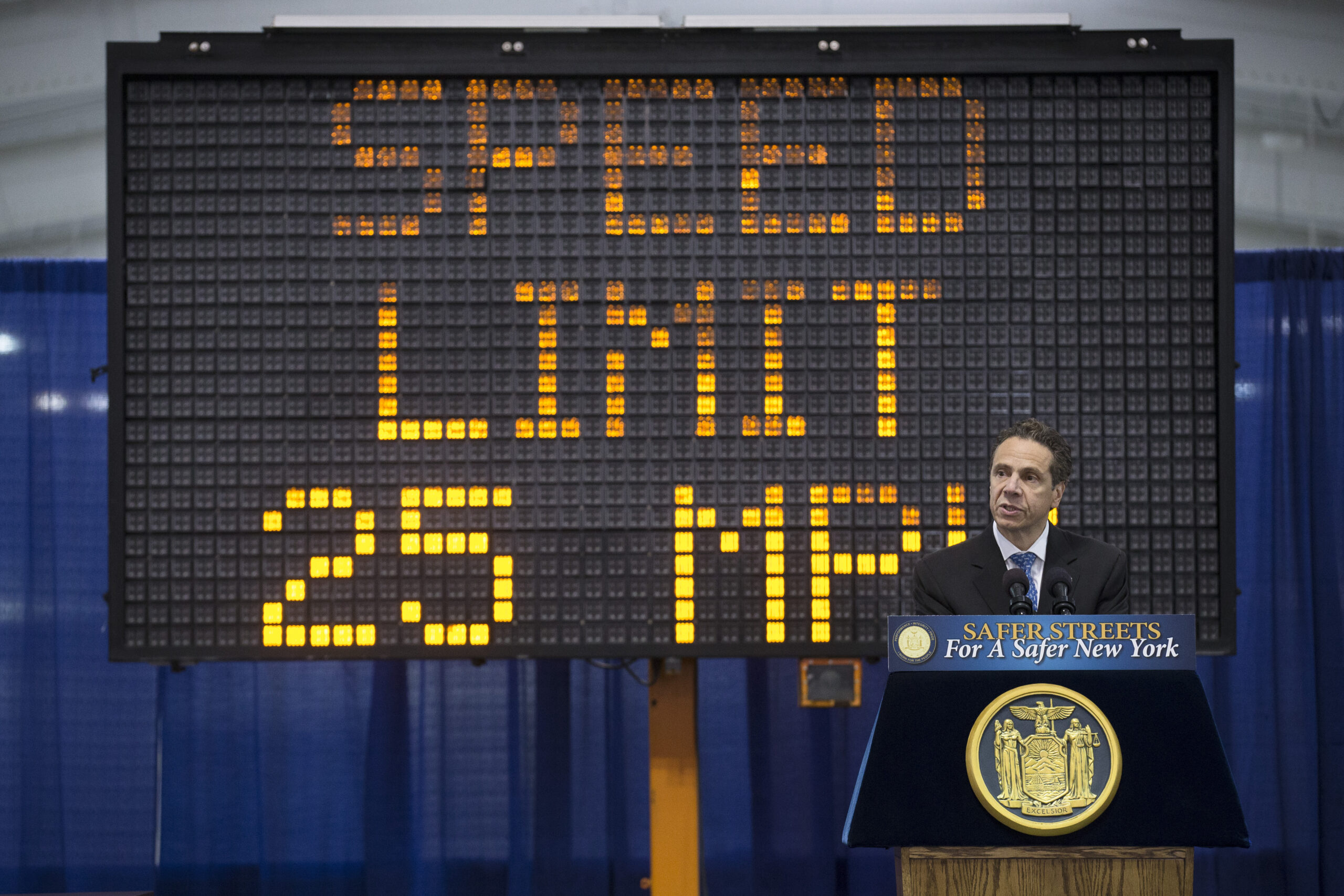 Cuomo signs law lowering NYC speed limit to 25