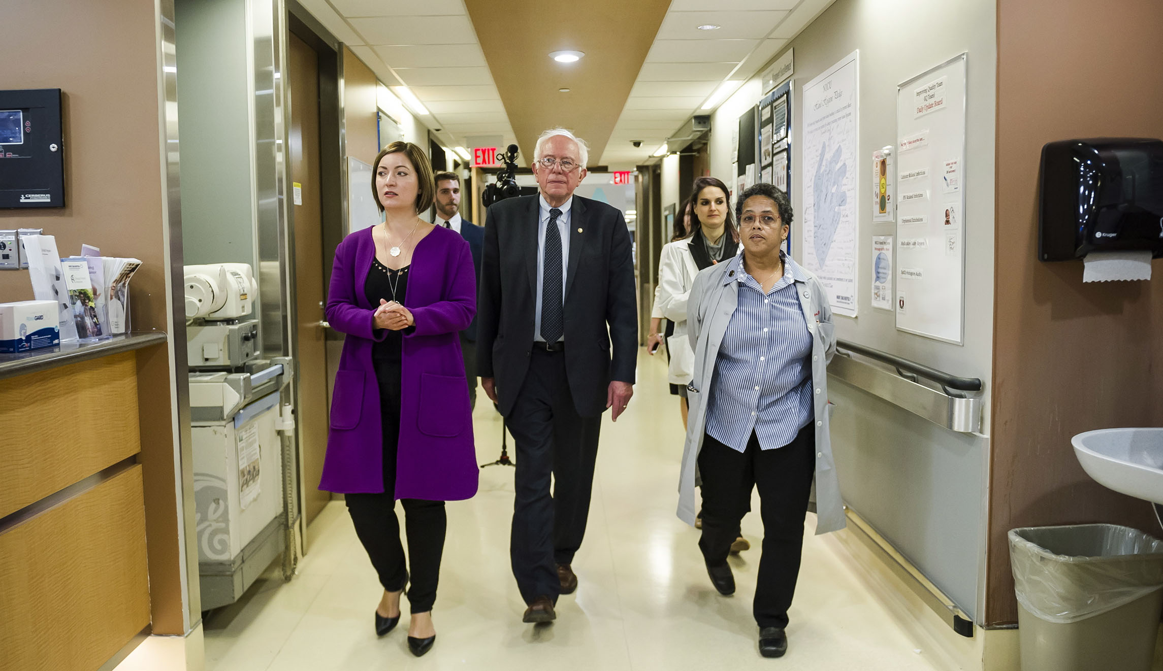 Bernie Sanders goes to Canada and turns a blind eye to their failing health system