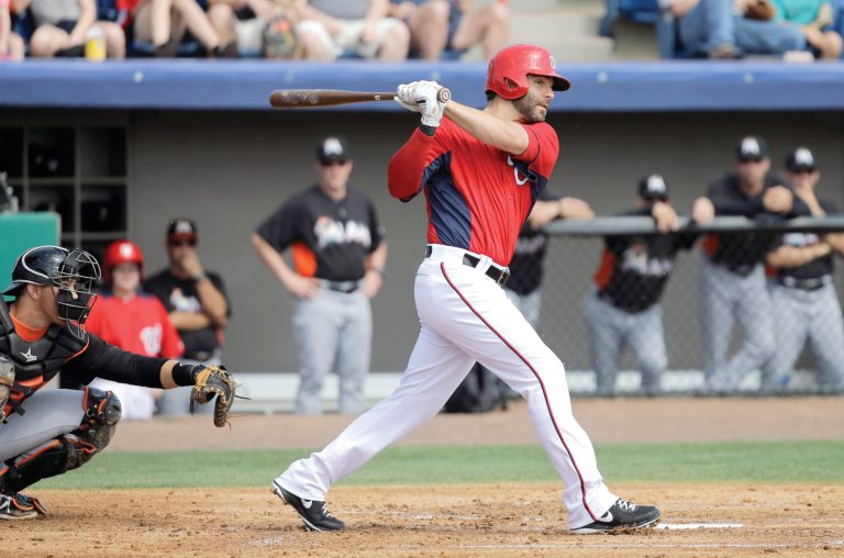 David J. Phillip/AP
The Nationals' Danny Espinosa opted to rehab a torn rotator cuff in his left shoulder rather than undergo surgery this winter.