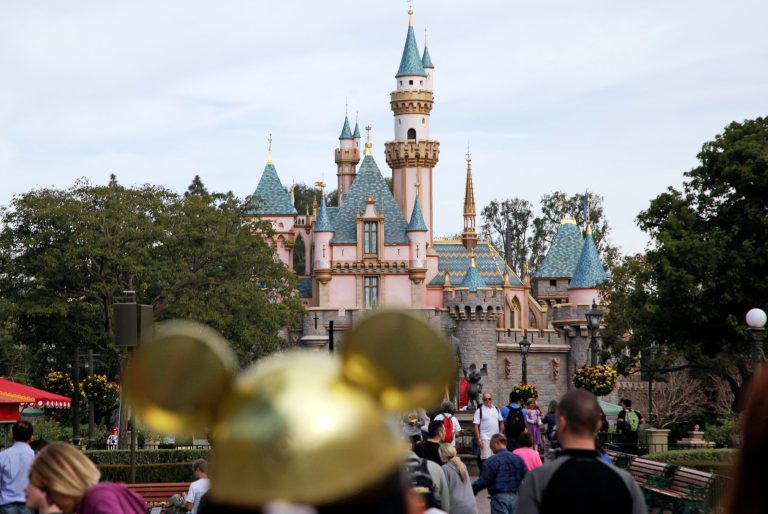 A late 2014 measles outbreak at Disneyland in California was linked to unvaccinated children.