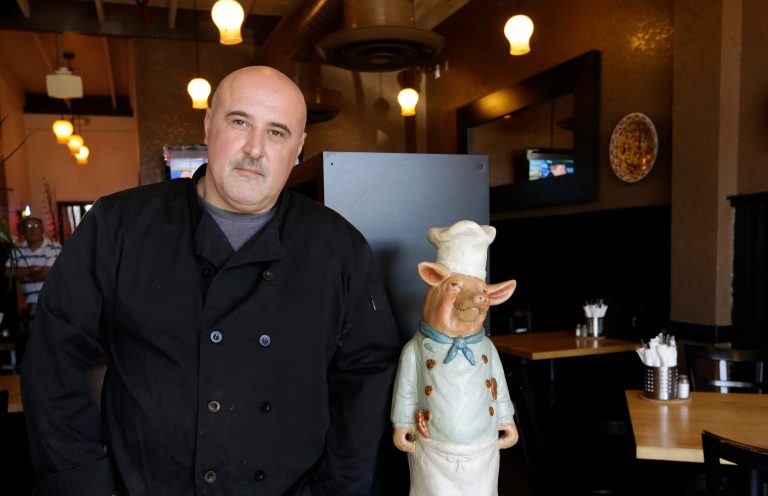 Review site Yelp battles extortion claims