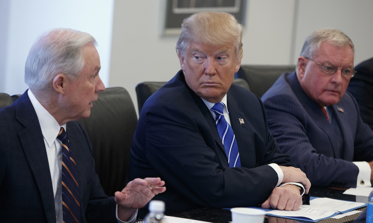 Too late for the GOP to dump Trump, but if he dropped out…