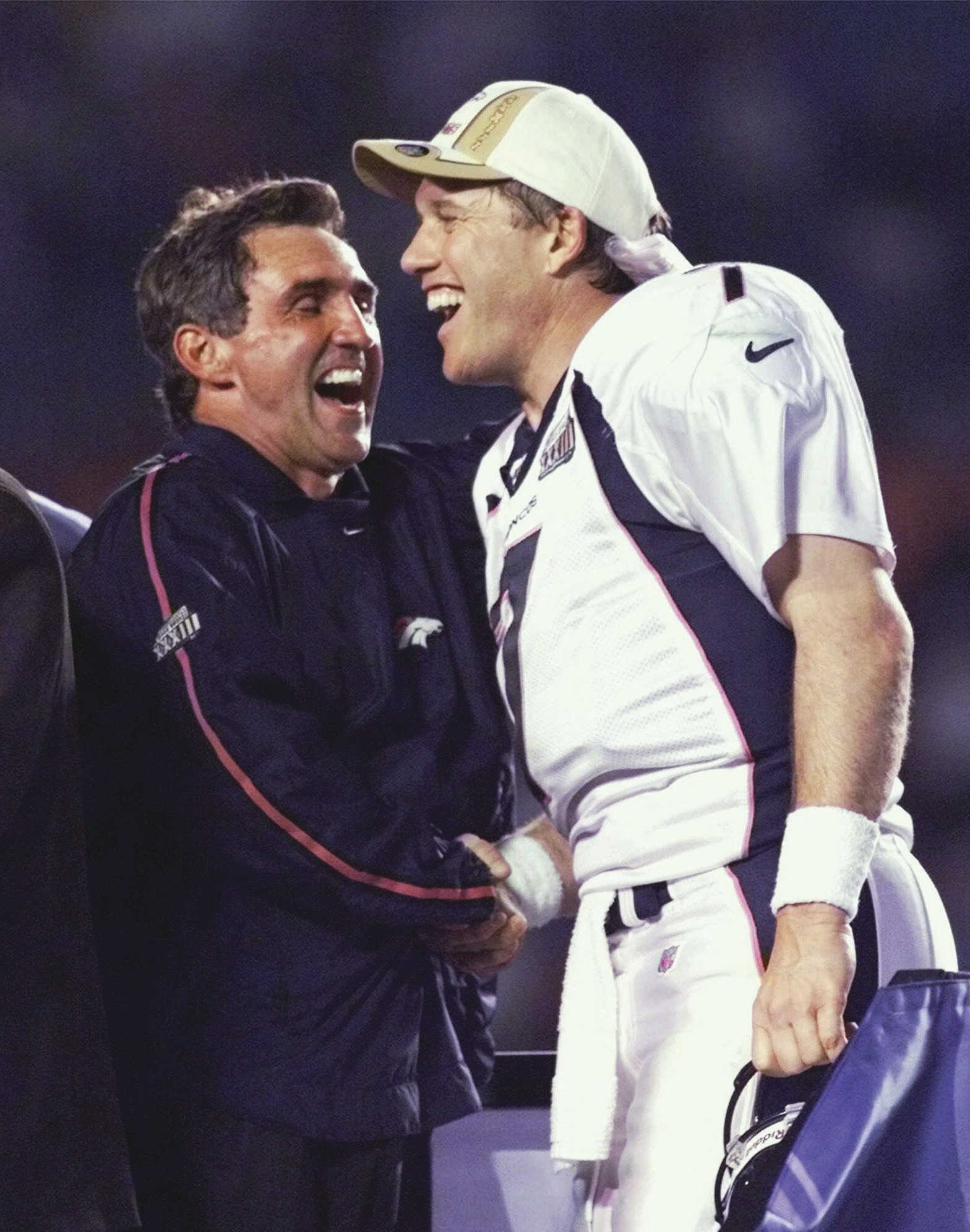 Thom Loverro: John Elway, Broncos make big strides while Mike Shanahan, Redskins tread water