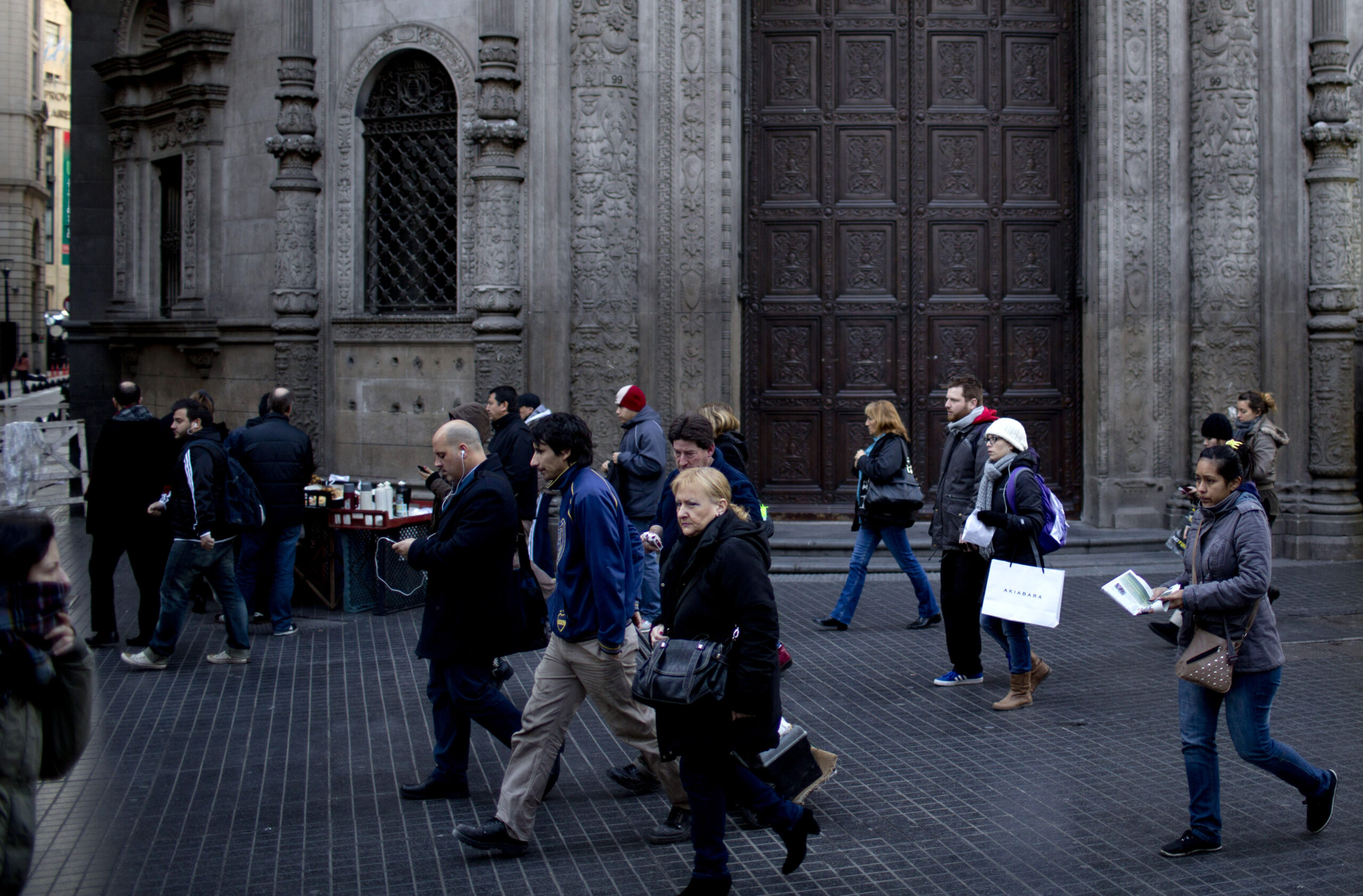 Argentines shrug off risk of default