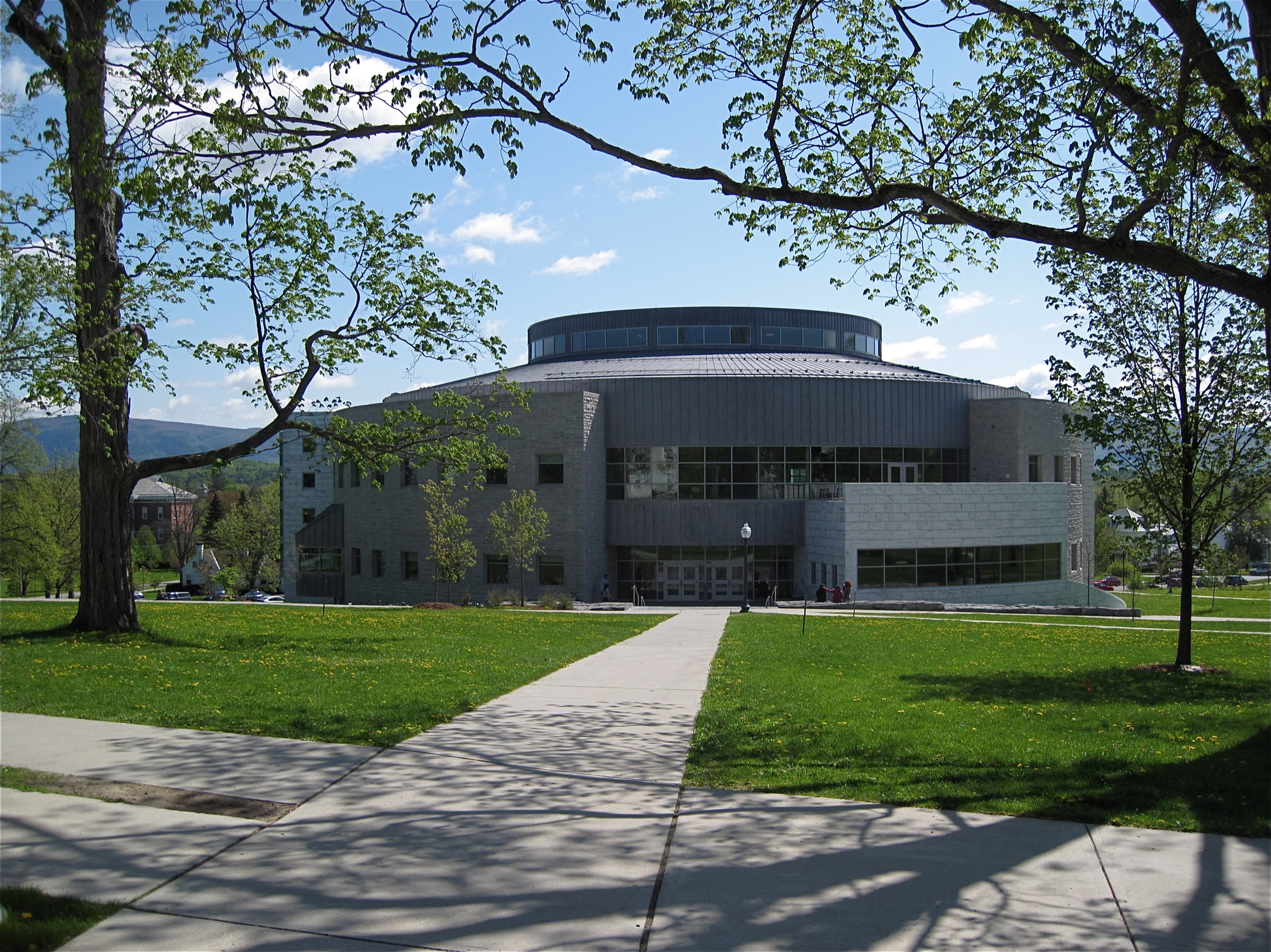 Middlebury College settles with student accused of sexual assault