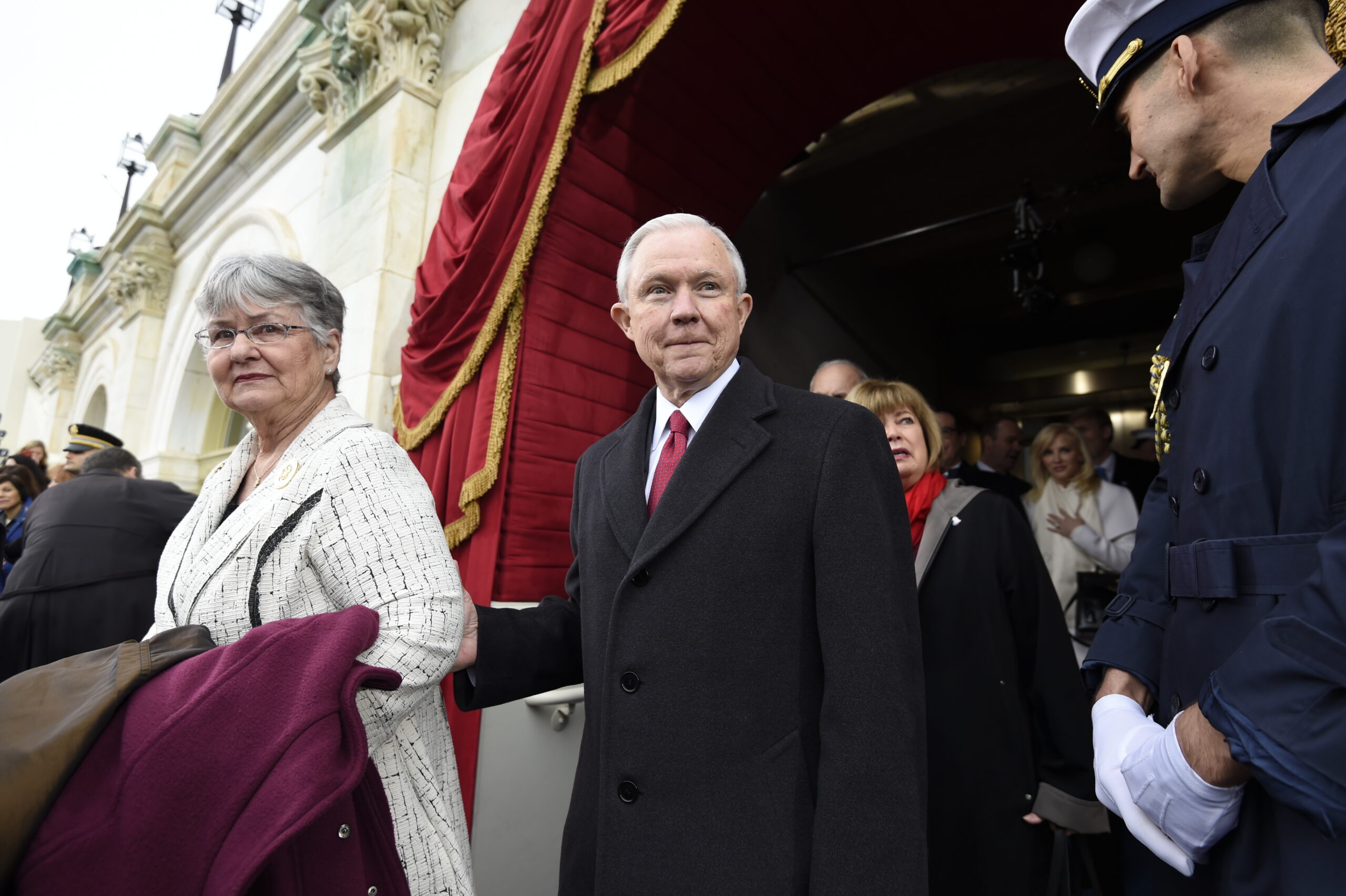 Sheriffs, NRA threaten war with Dems who don’t back Sessions