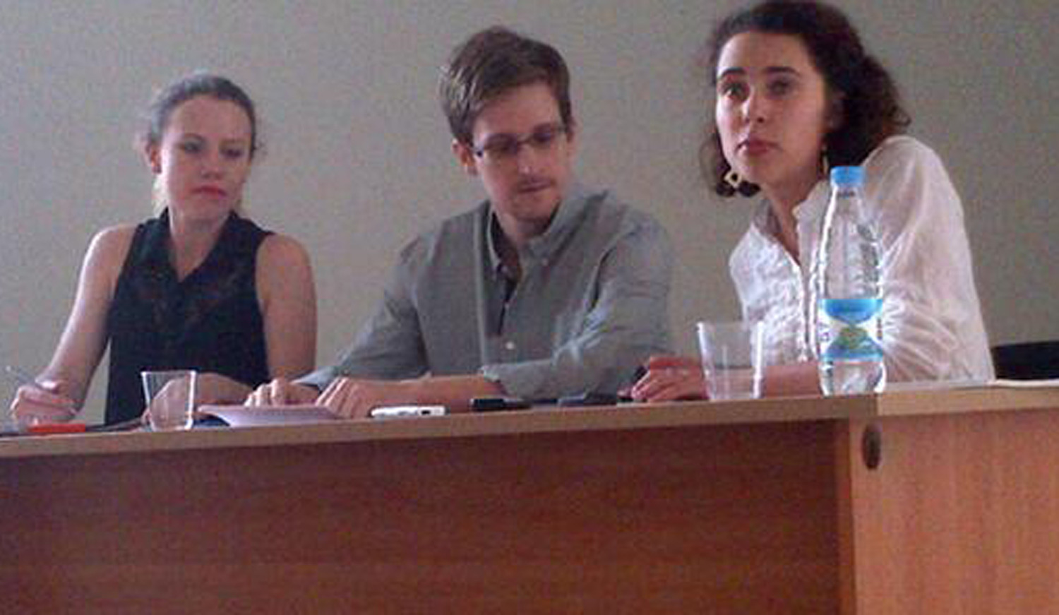 Edward Snowden applies for temporary asylum in Russia