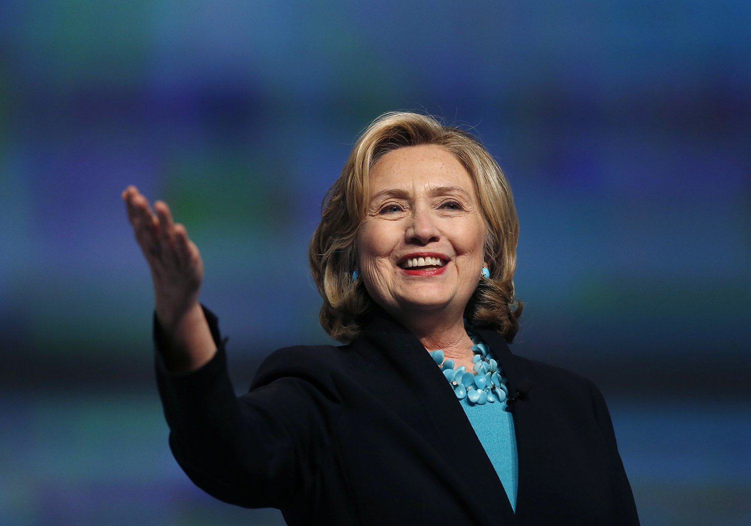 Clinton unveils new group of Republicans, independents supporting her candidacy