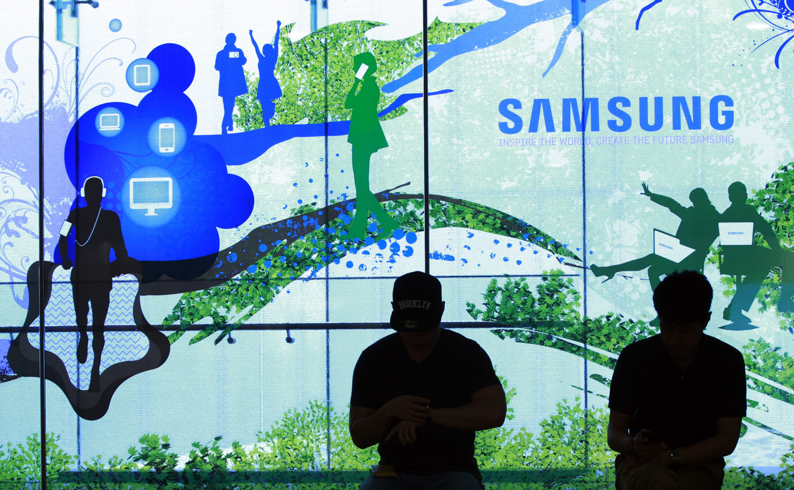 WATCH: Samsung unveils new flip phones and earbuds