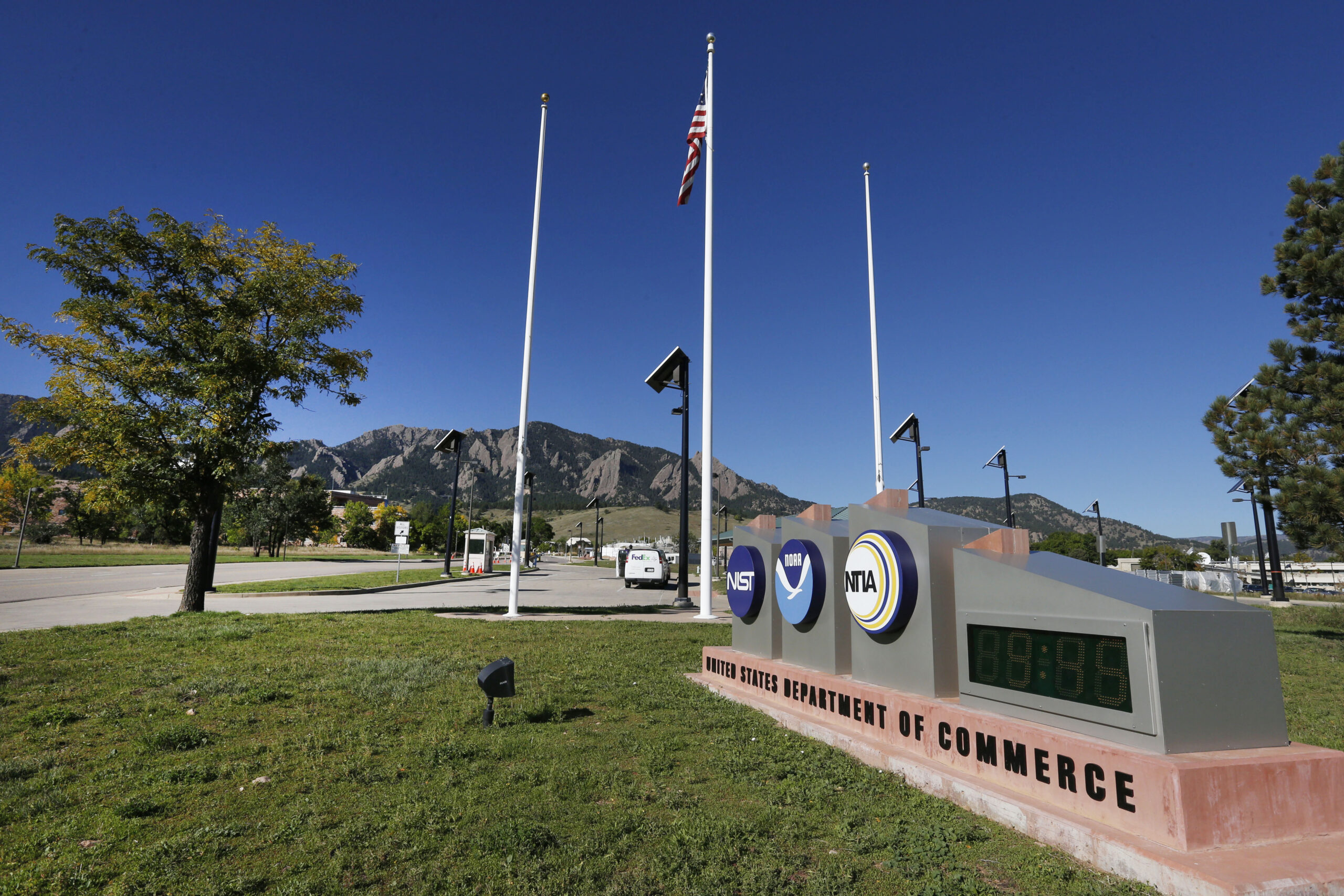 Oops: Feds give out wrong contact information for data security effort