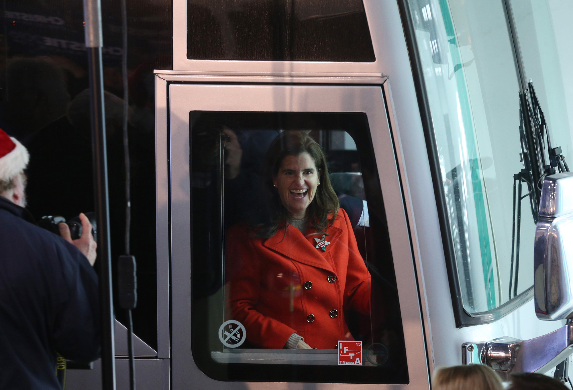 Christie’s wife courts tough crowd at N.H. nursing home