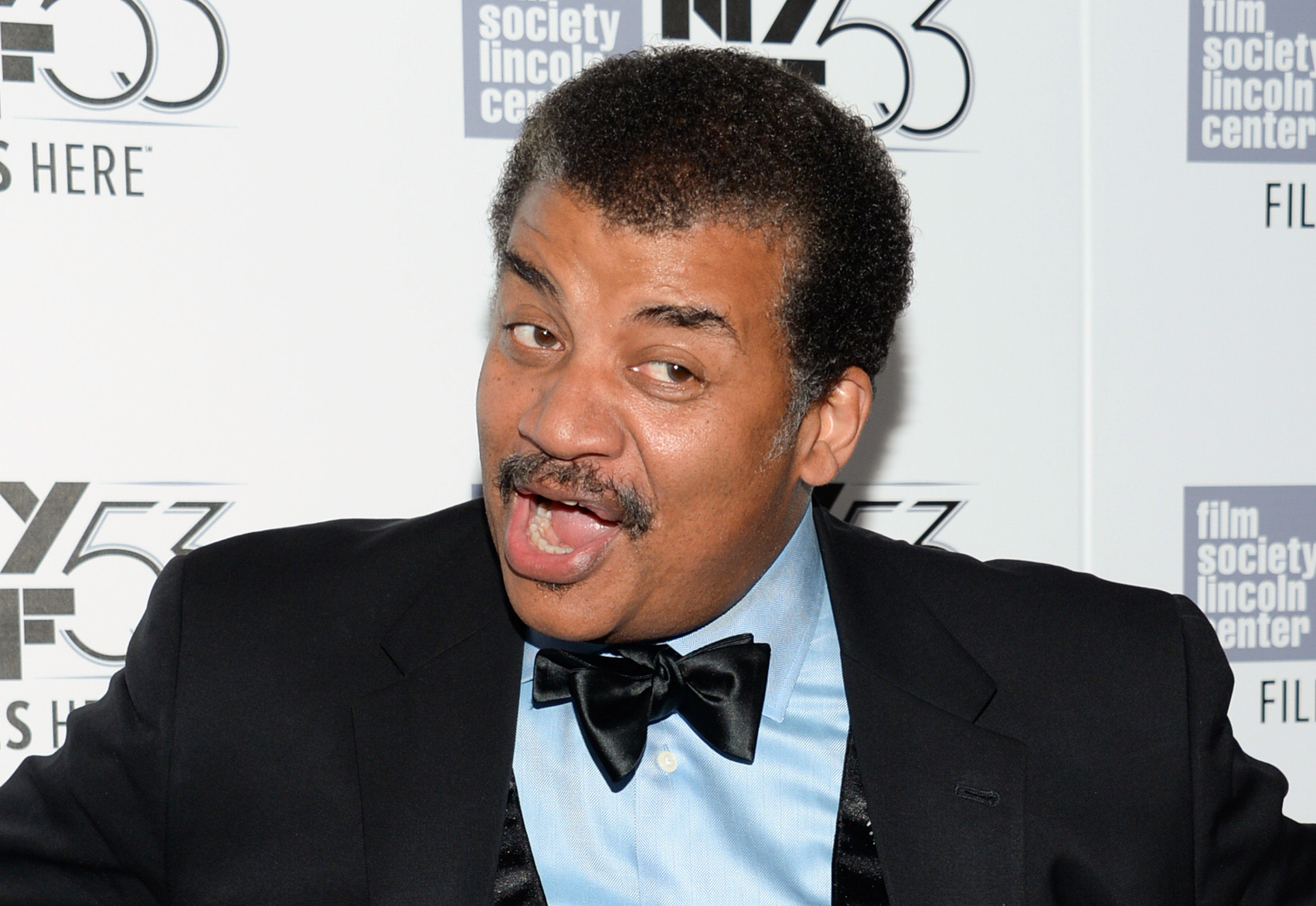 Celebrity scientist roundly mocked for proposing make-believe country with single-line constitution
