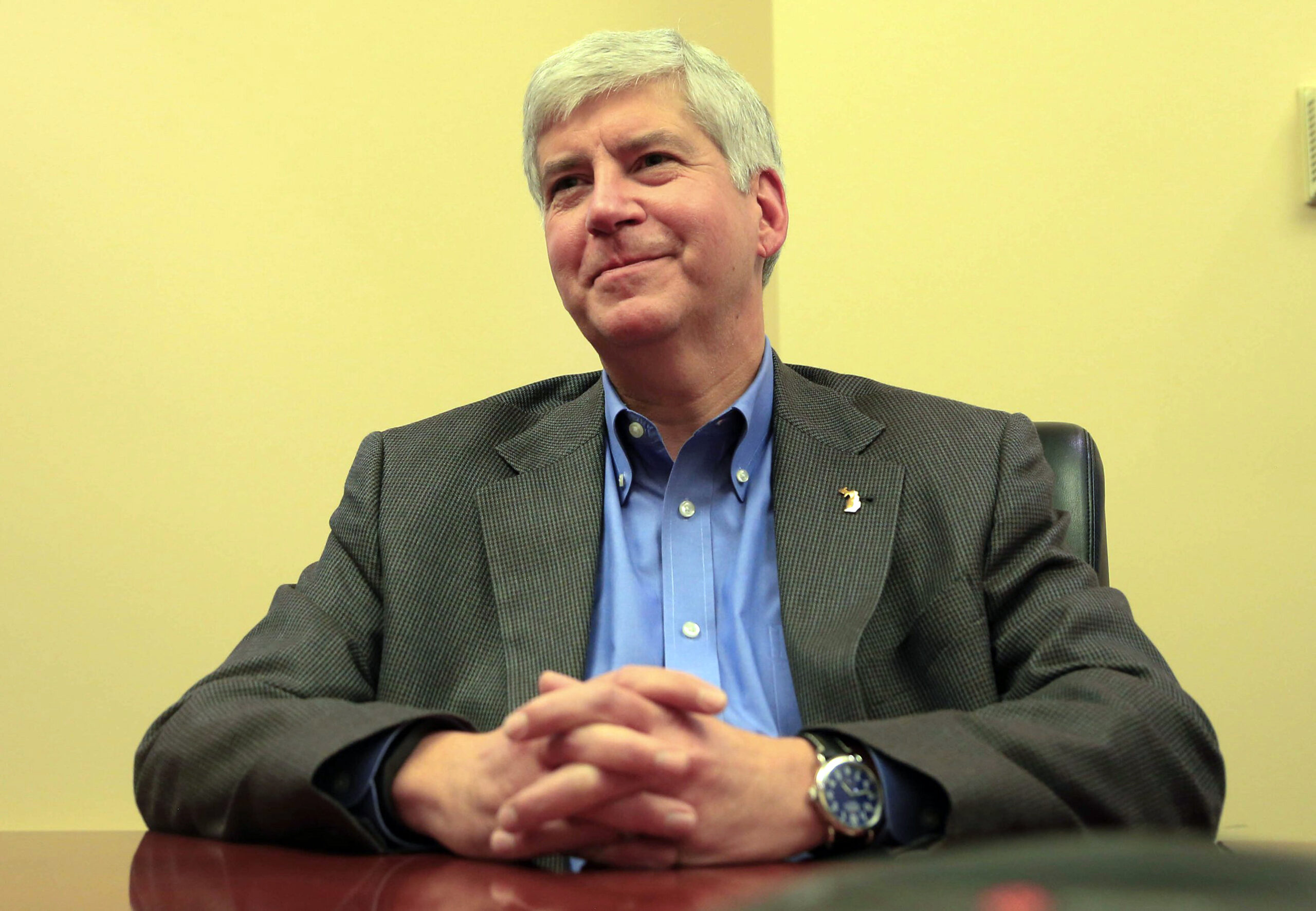 Michigan Gov. Rick Snyder backs plan to give bankrupt Detroit $350m