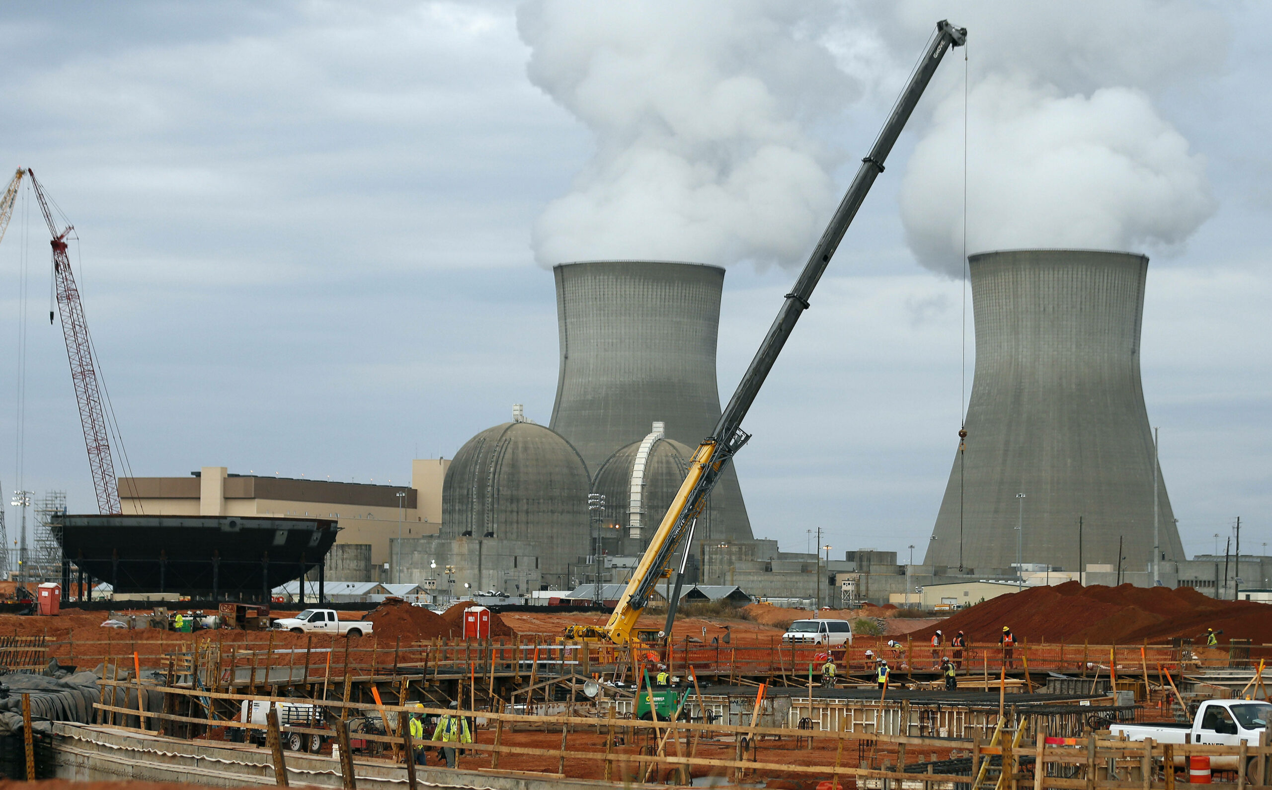 Some leaders souring on nuclear power costs