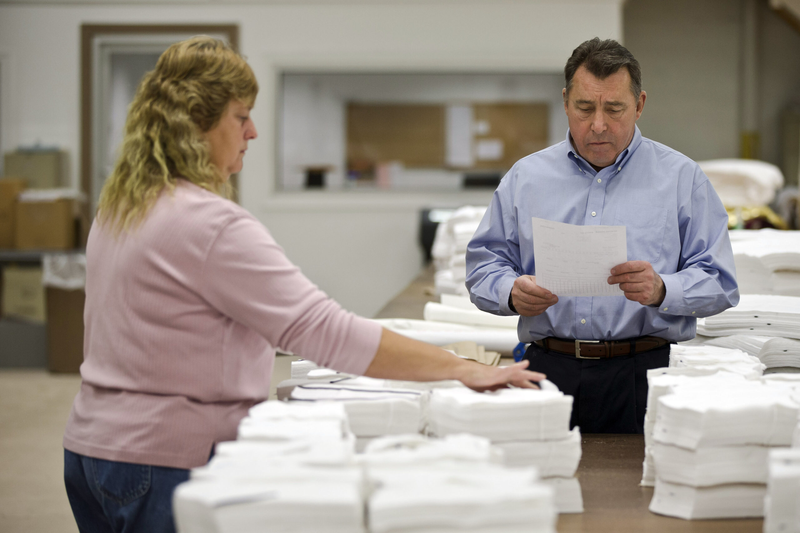 US wholesalers boost stockpiles in October