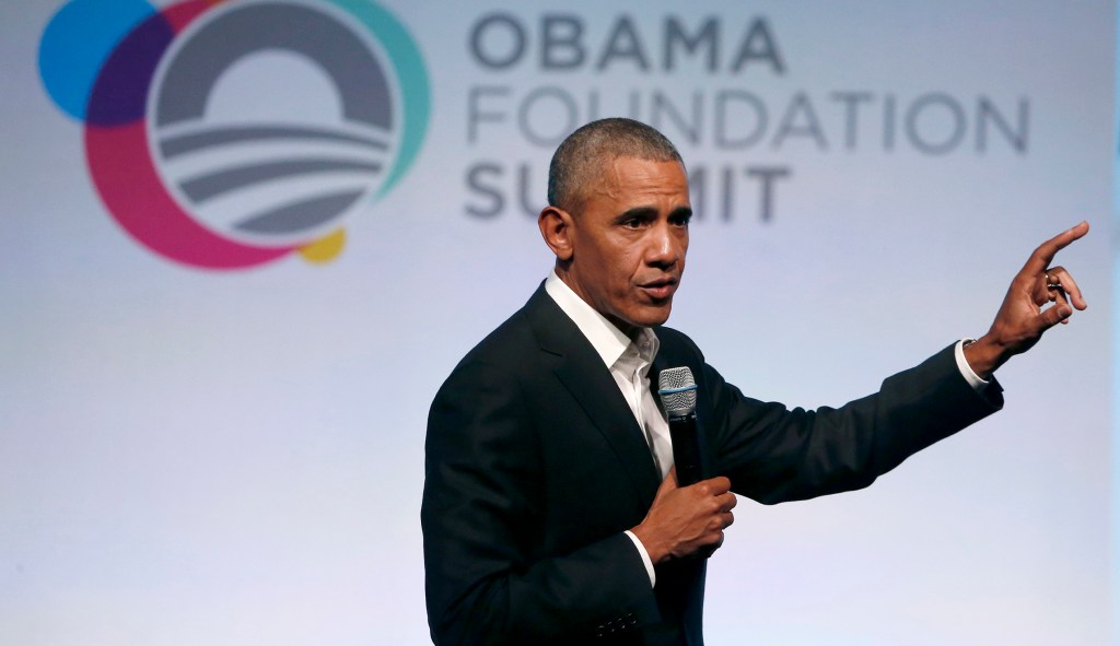 Obama gives plug for Obamacare enrollment
