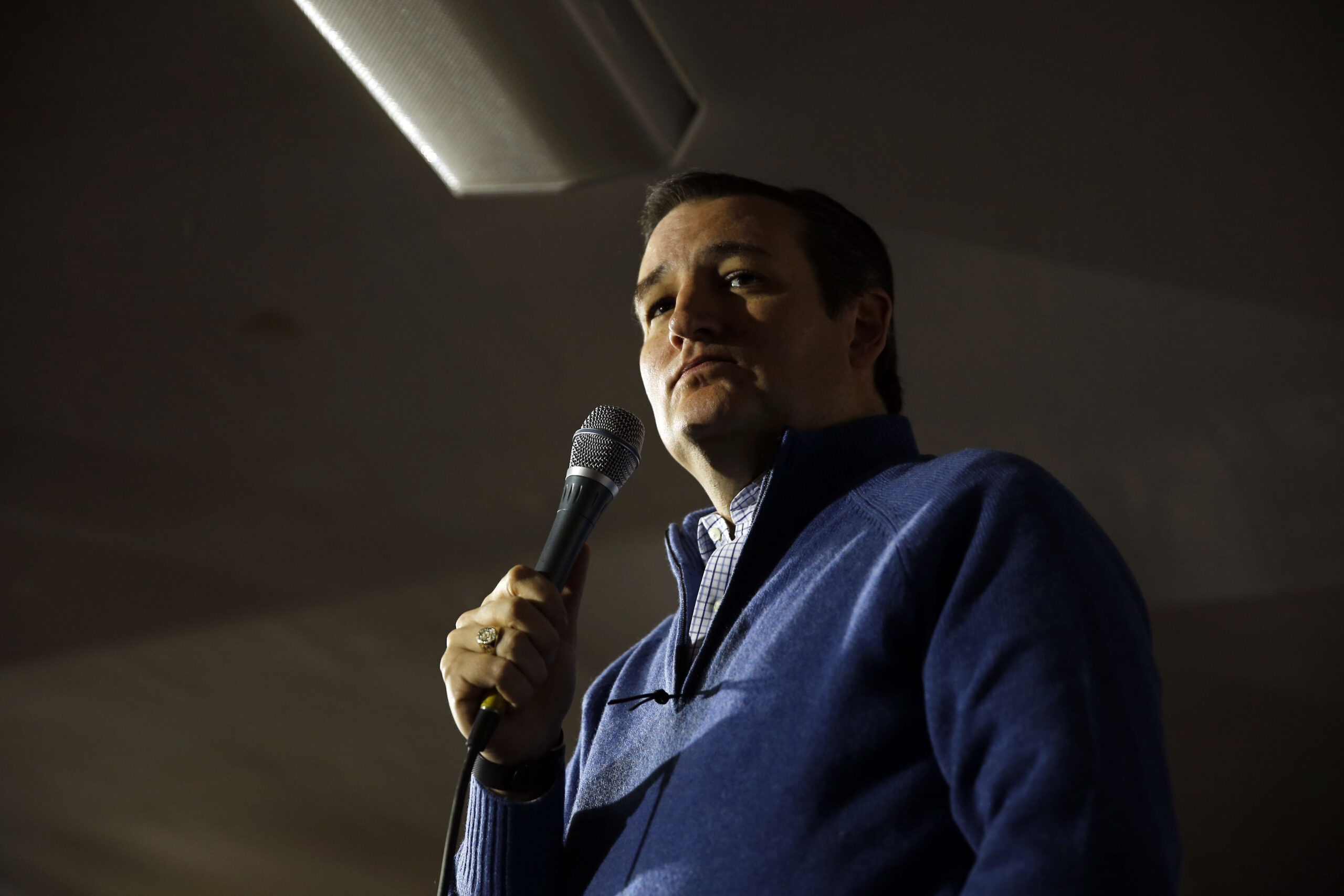 Cruz: Trump stands with Wall Street, I don’t