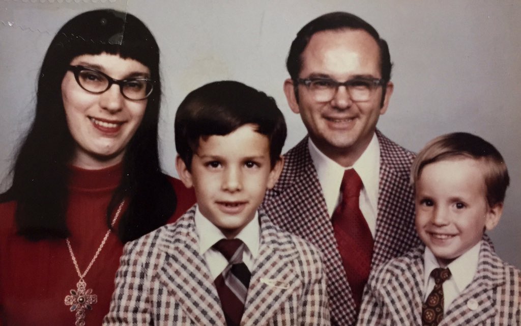Scott Walker shares National Siblings Day photo, shows off ’70s plaid jacket