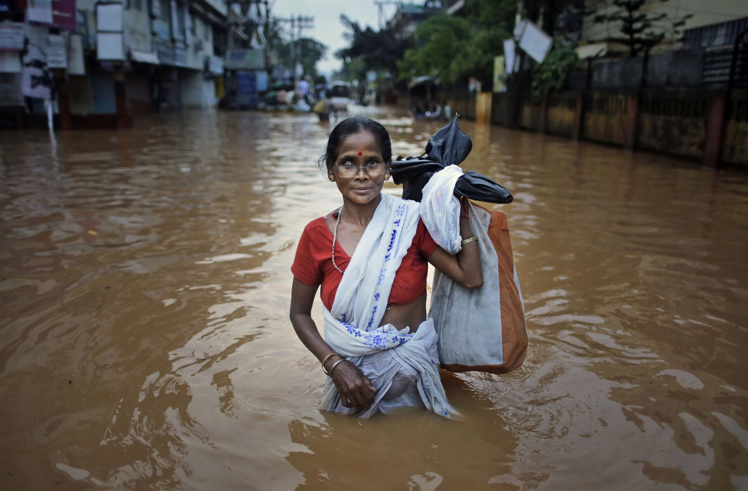 Monsoon floods kill 11 in India, maroon thousands