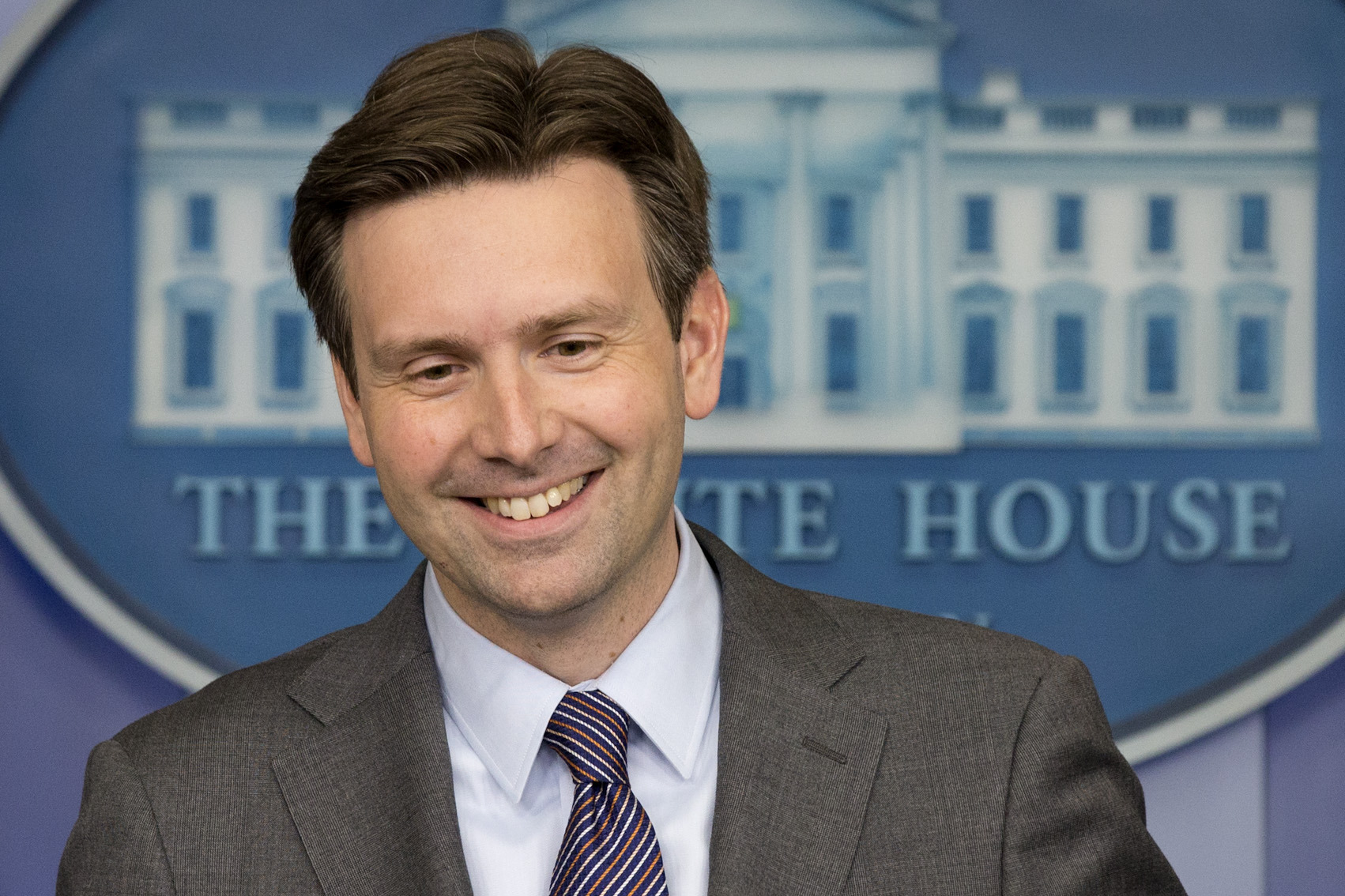 New Obama press secretary more honey, less vinegar