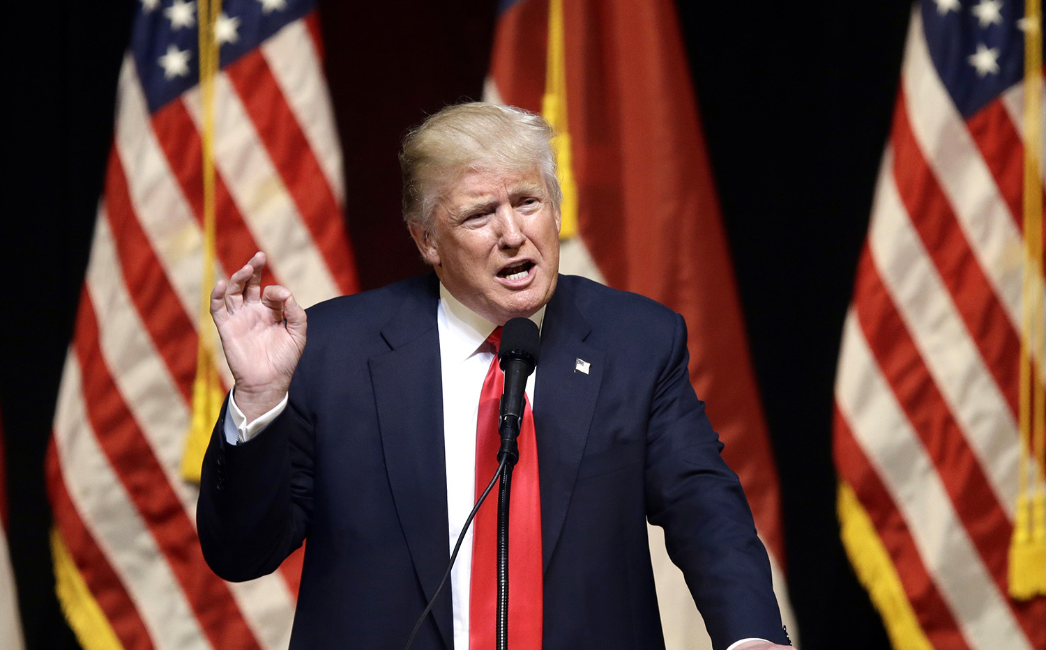 Trump urges swing-state voters to ditch ‘dirty rotten’ Clinton