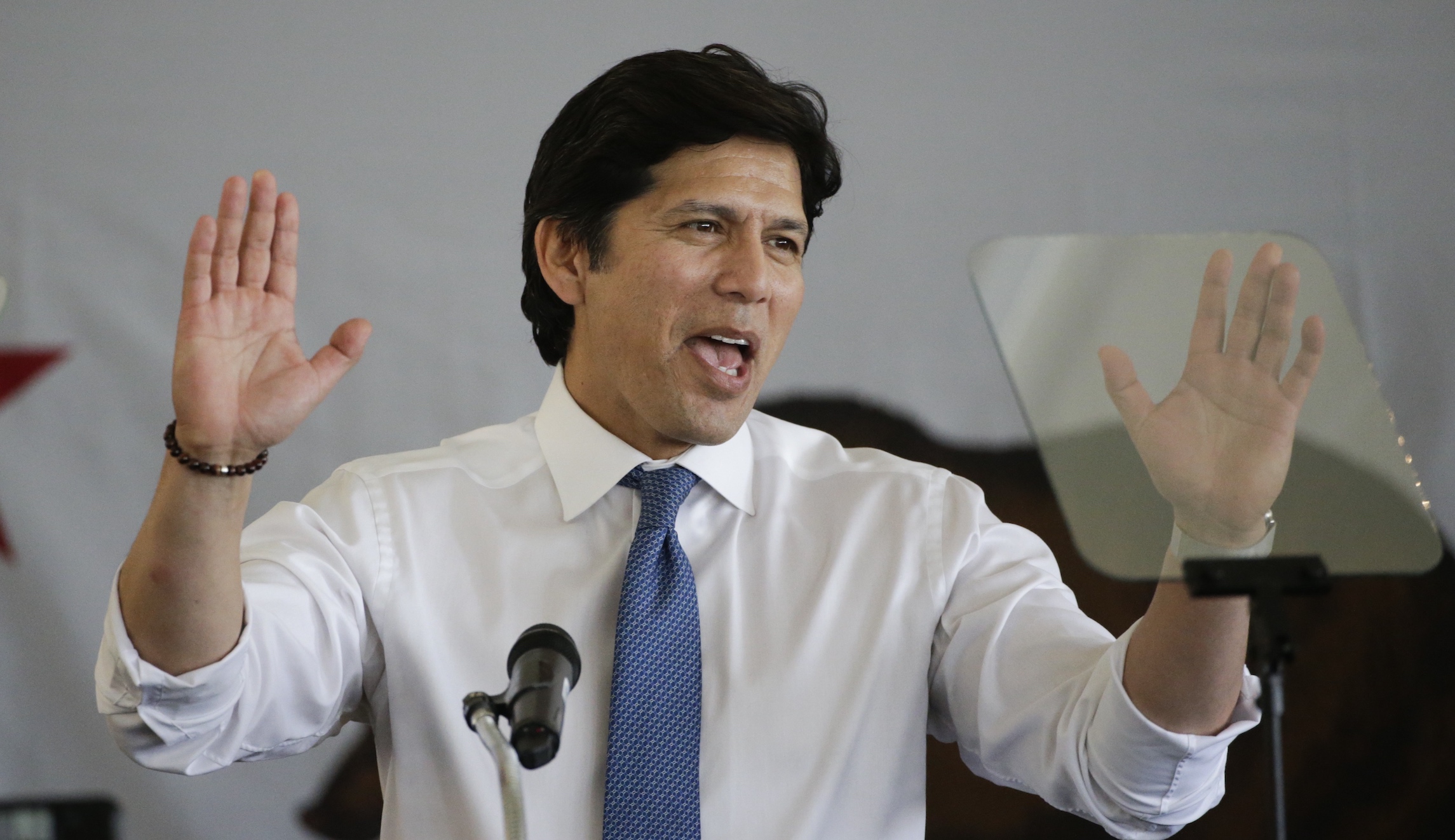 SEIU in California backs Kevin de Leon in primary race against Sen. Dianne Feinstein