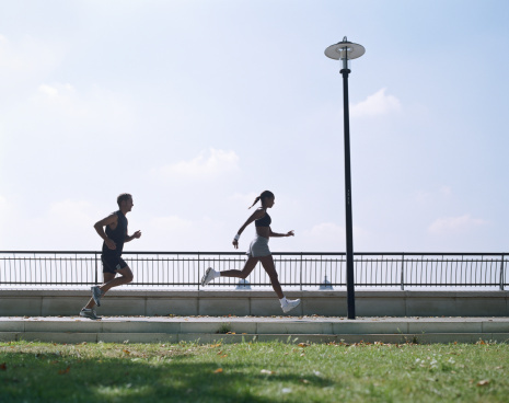 An official who oversaw thousands of roadway lights in Miami-Dade County has pleaded guilty to taking bribes from a lighting contractor. (Photo: Thinkstock)