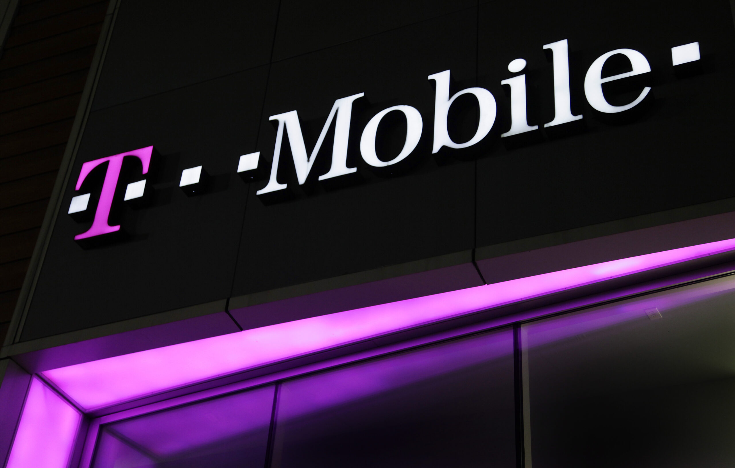Hackers steal info from 15 million T-Mobile customers