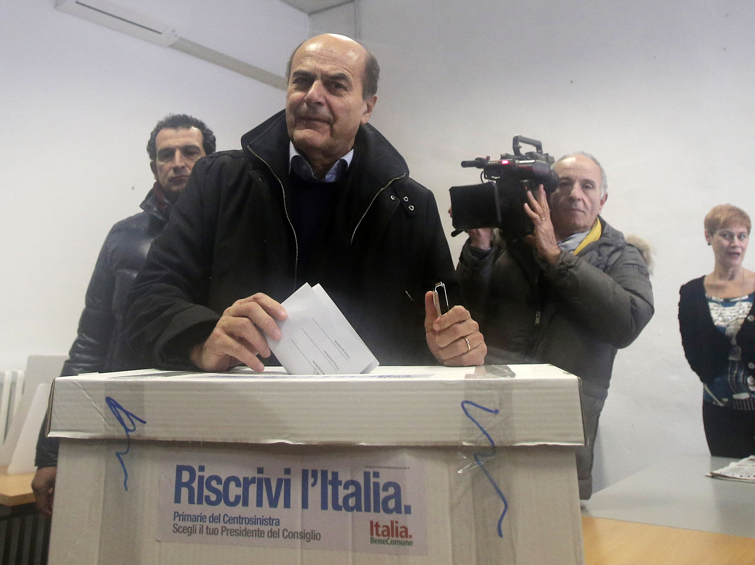 Bersani wins Italy primary, heads to general vote