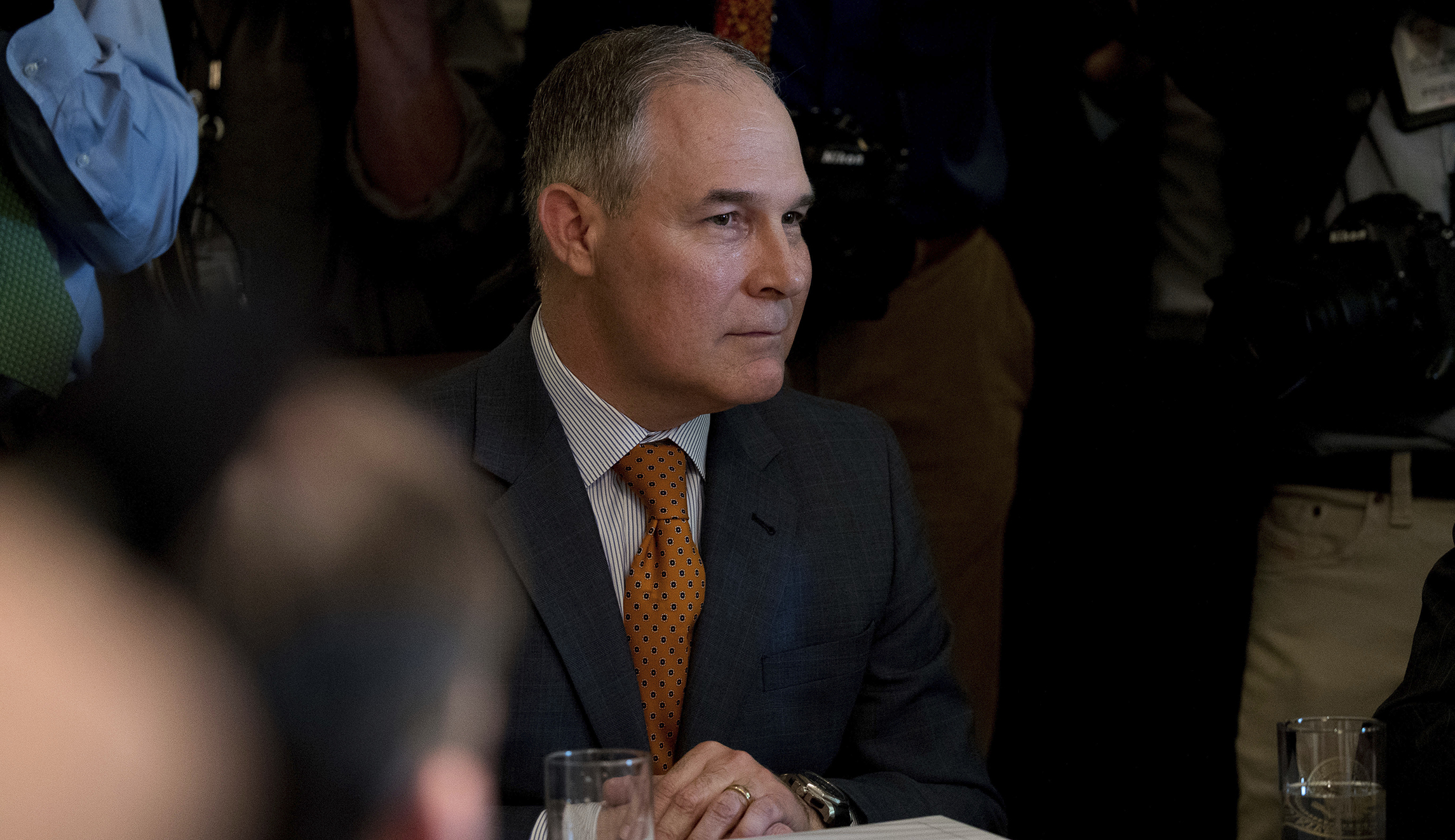 Cabinet secretaries reprimanded by White House over ethics concerns