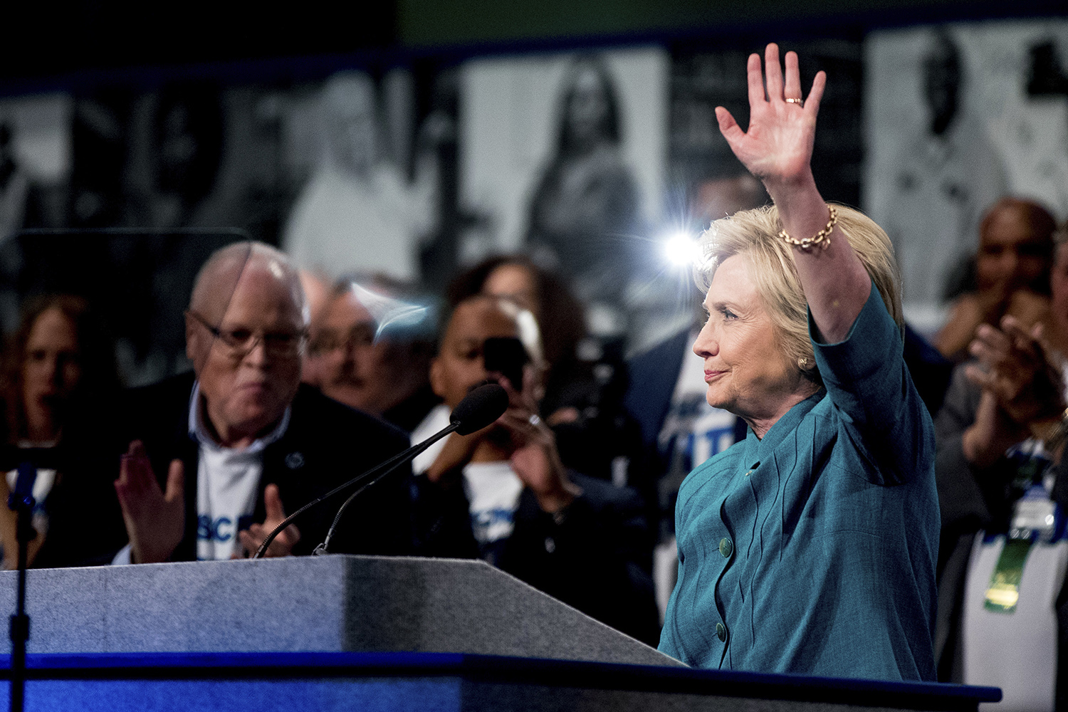 Clinton scores service union endorsement