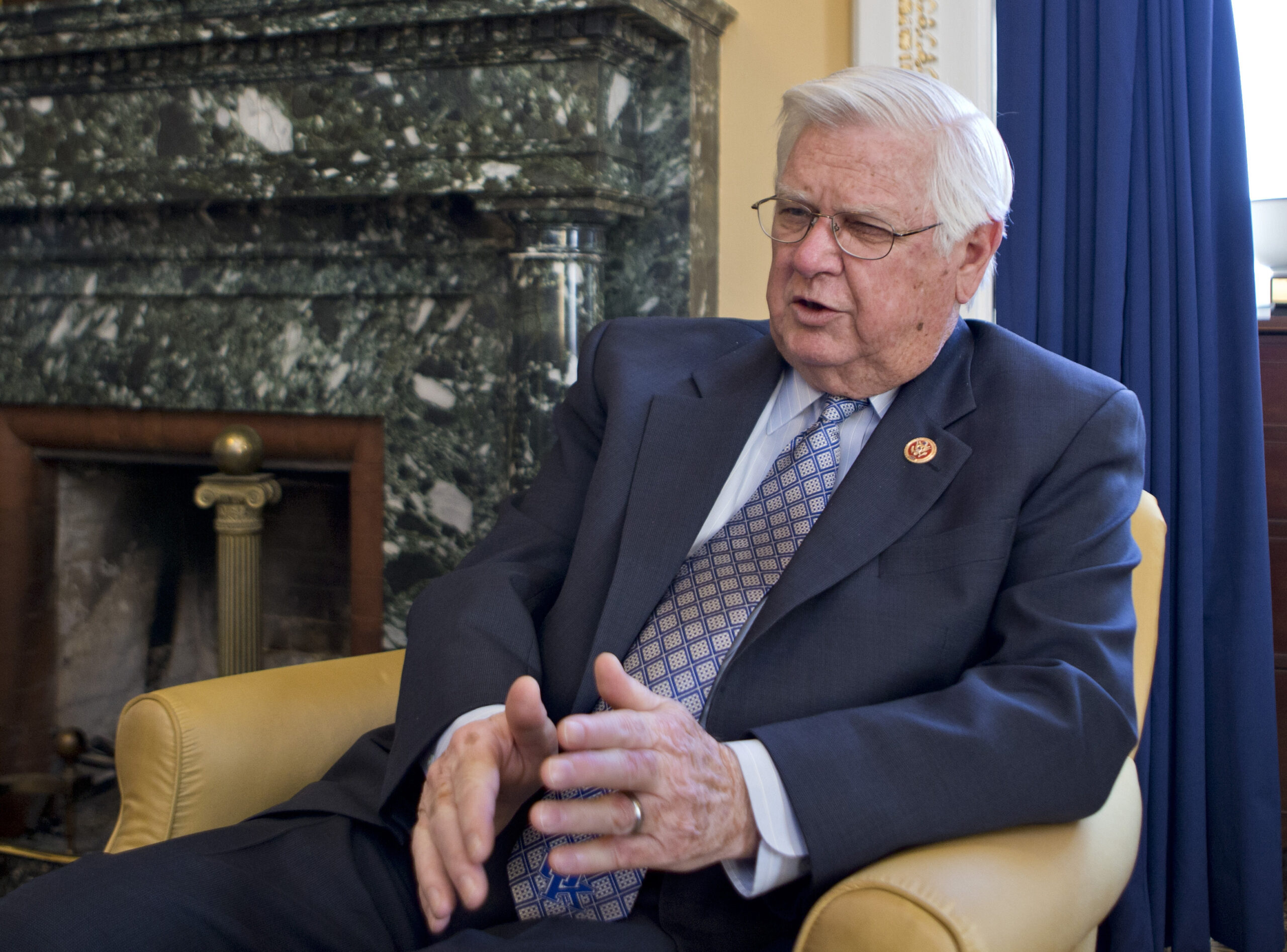 GOP moderates push back on tea party spending cuts