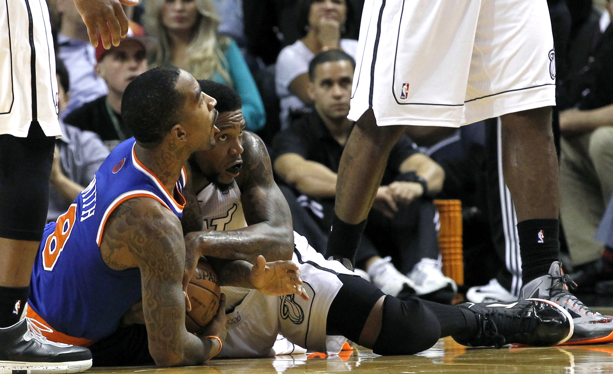 Without Melo, Knicks top Heat 112-92