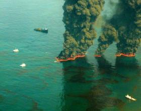Is BP Stopping Journalists from Observing the Oil Slick?