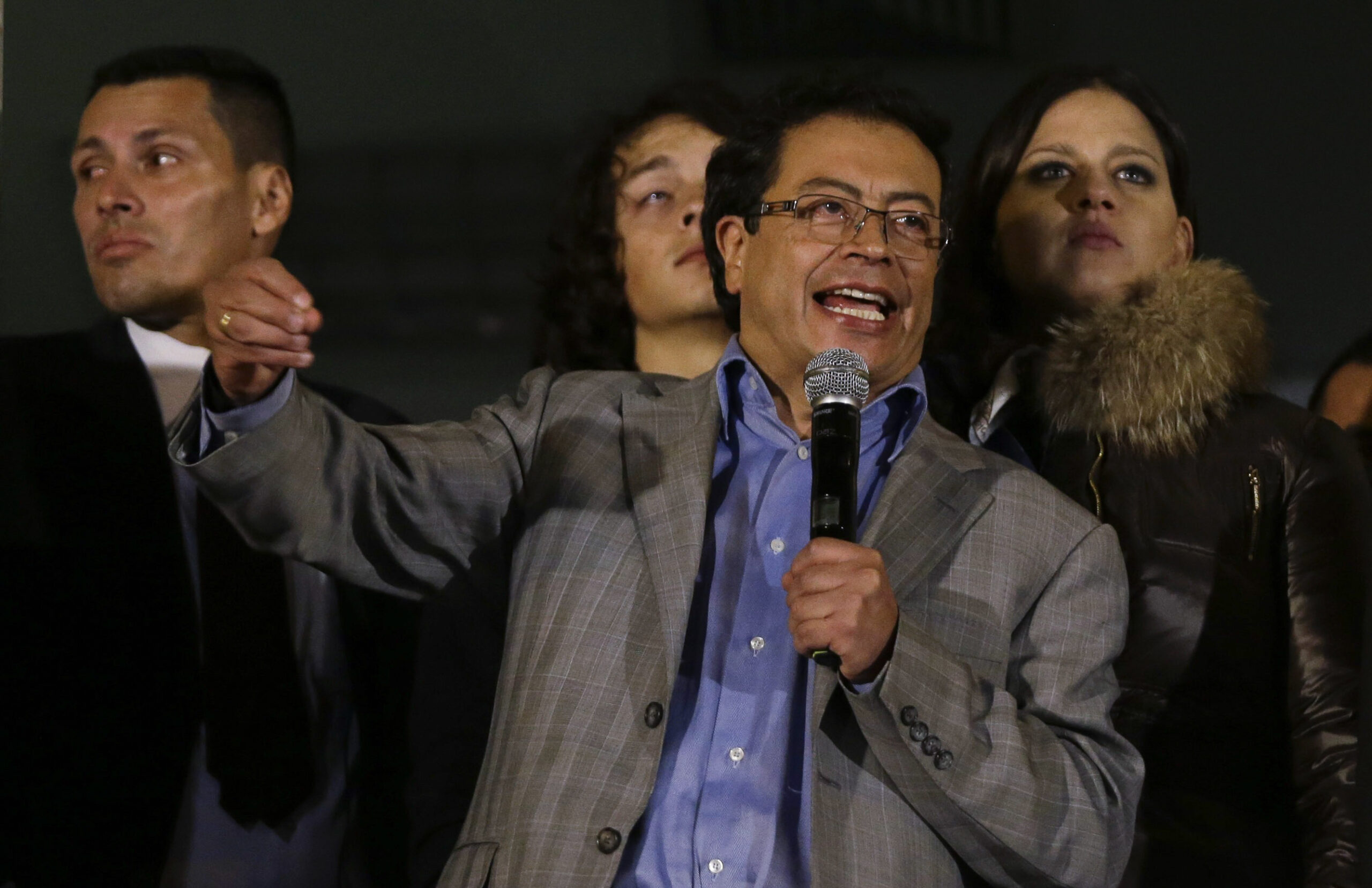 Colombia court reinstates ousted Bogota mayor