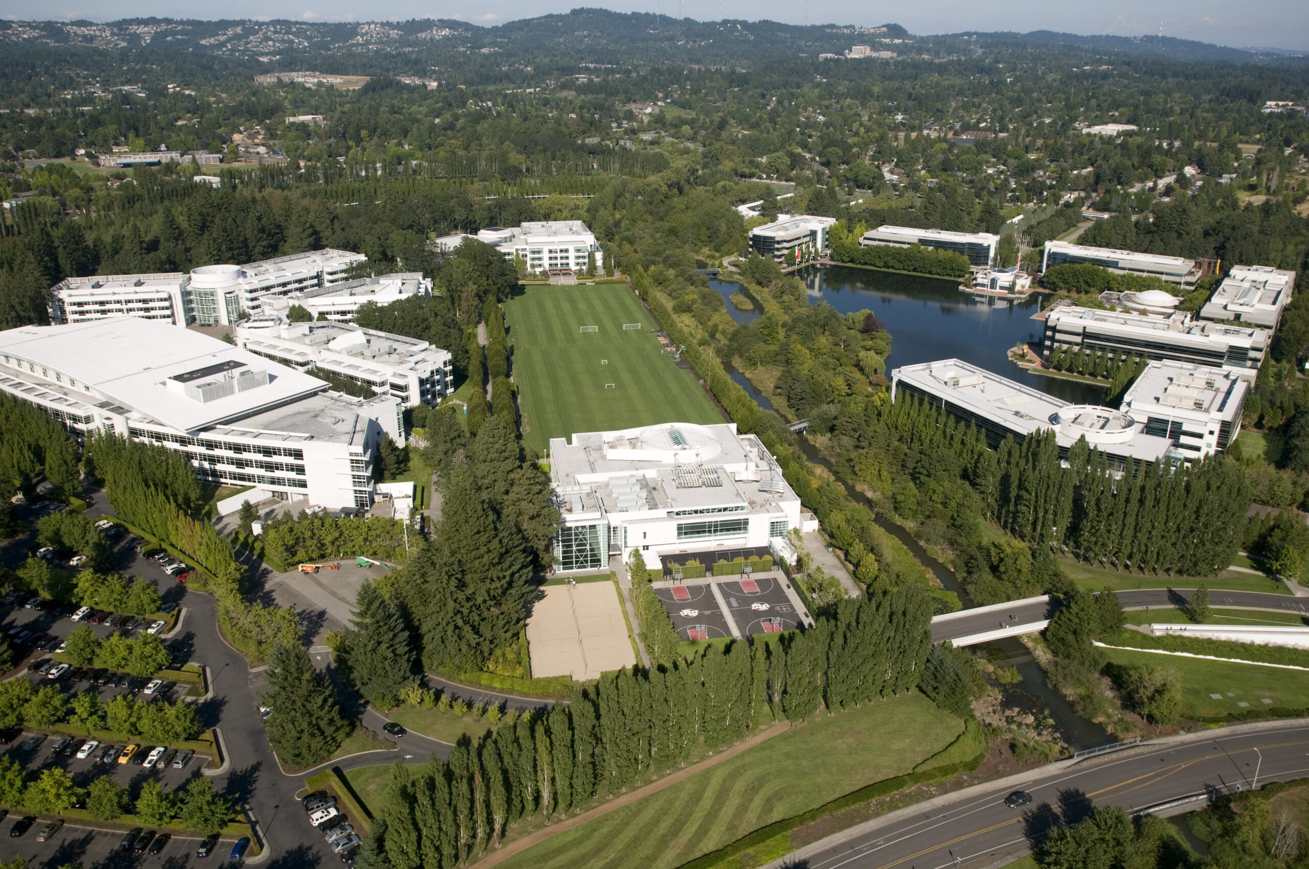 Critics urge delay on Oregon bill sought by Nike
