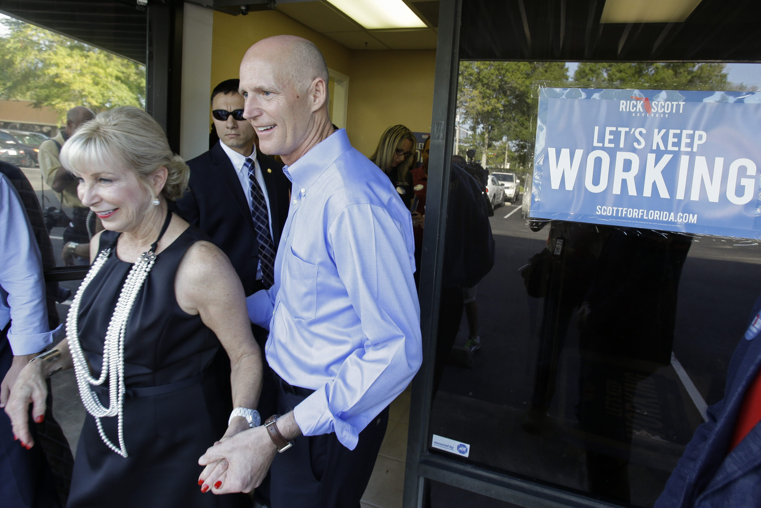 Crist wins Florida Democratic primary for governor