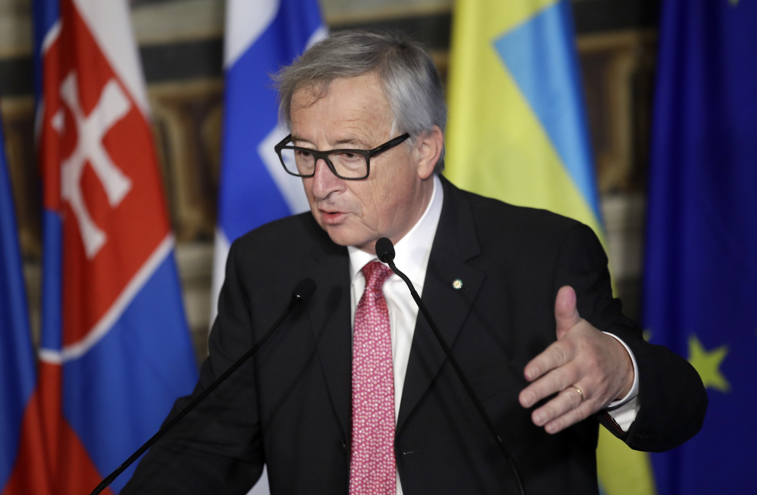 Top EU official warns Trump: Stop cheering ‘Brexit’ or I’ll promote secession