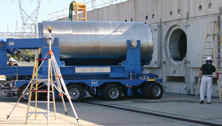 US plants prepare long-term nuclear waste storage